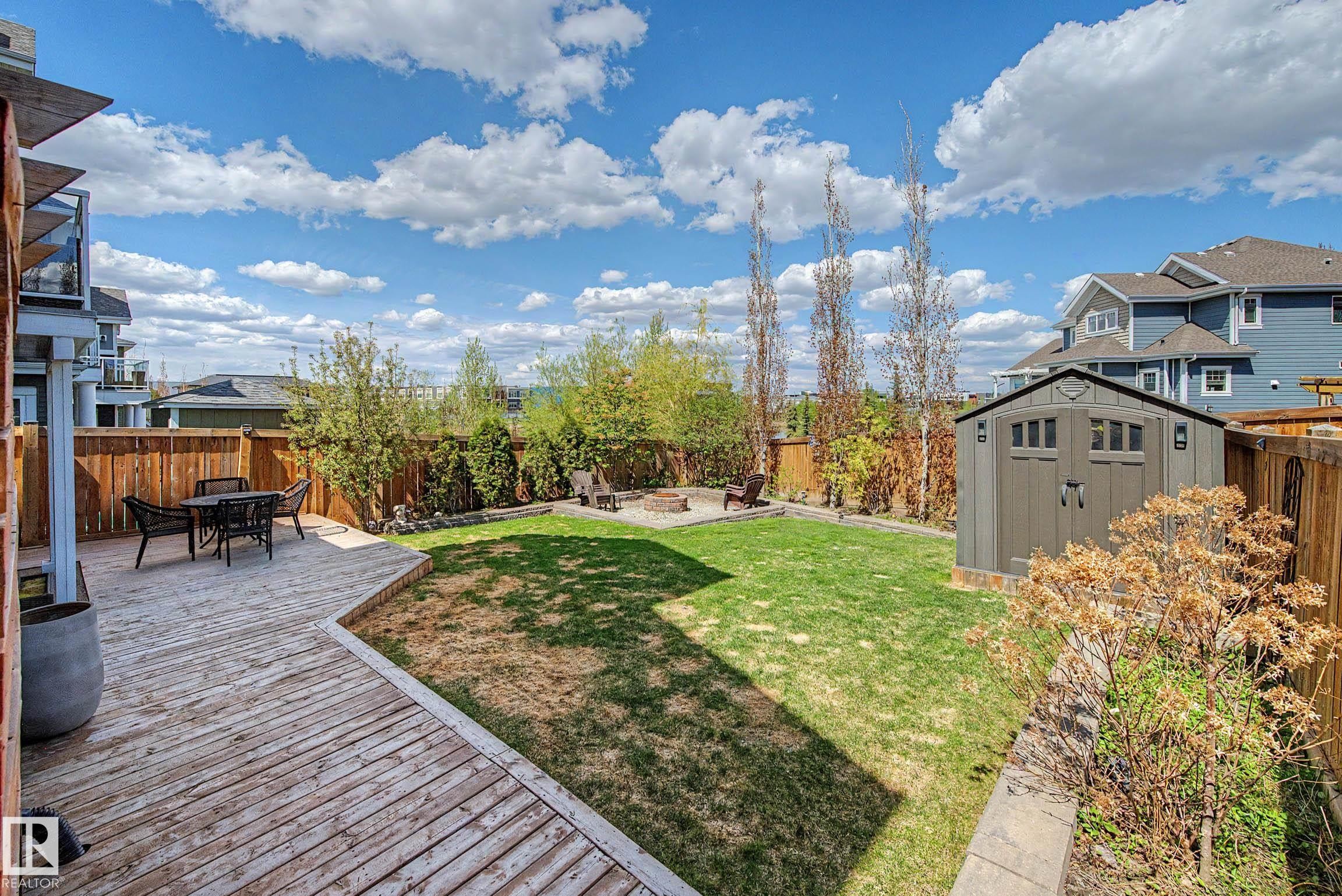 9036 24 Avenue Sw, Edmonton, AB - Outdoor
