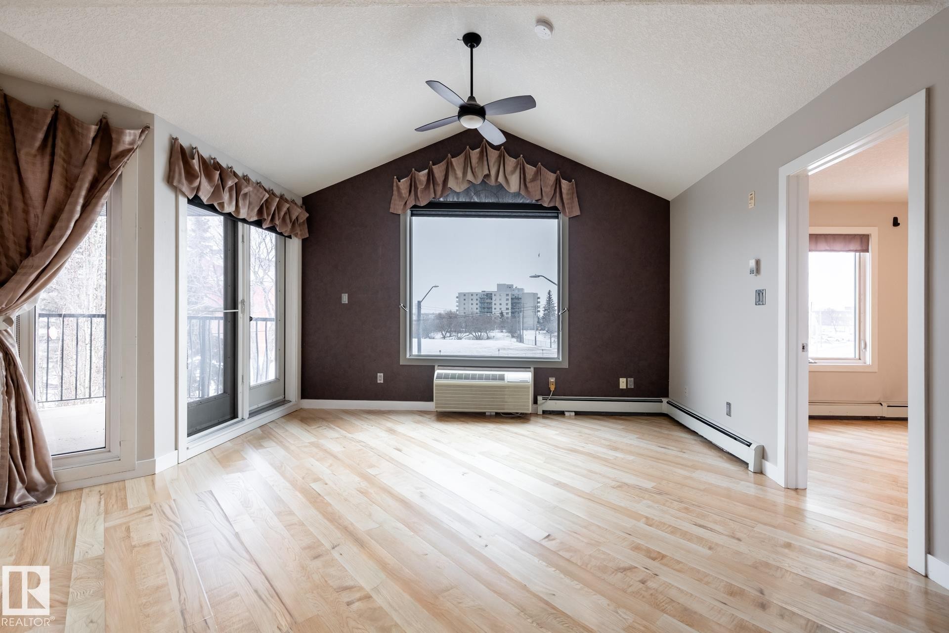 #304 9336 Jasper Av Nw, Edmonton, AB - Indoor Photo Showing Other Room