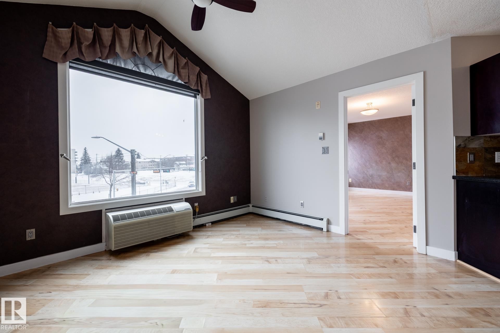 #304 9336 Jasper Av Nw, Edmonton, AB - Indoor Photo Showing Other Room
