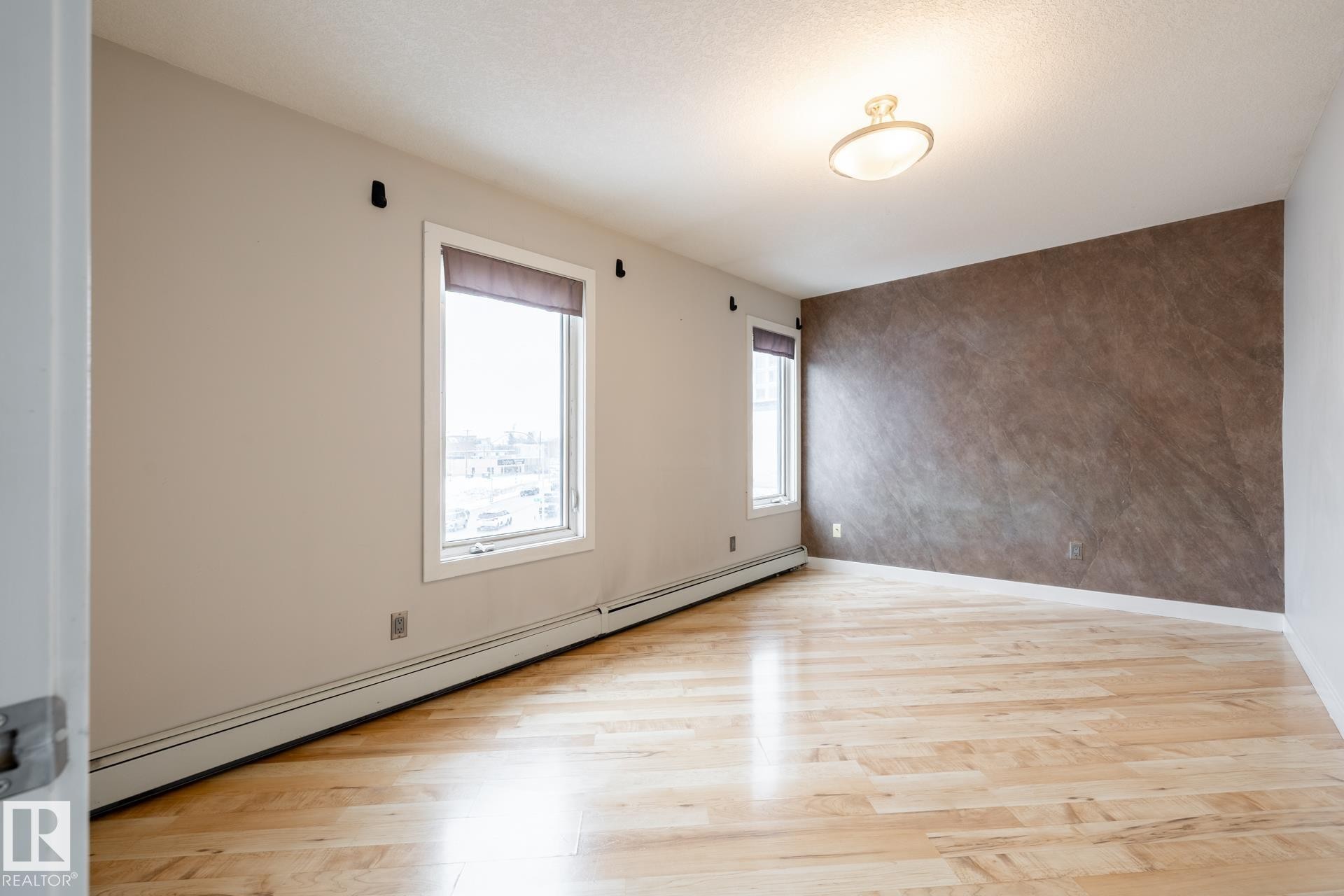 #304 9336 Jasper Av Nw, Edmonton, AB - Indoor Photo Showing Other Room