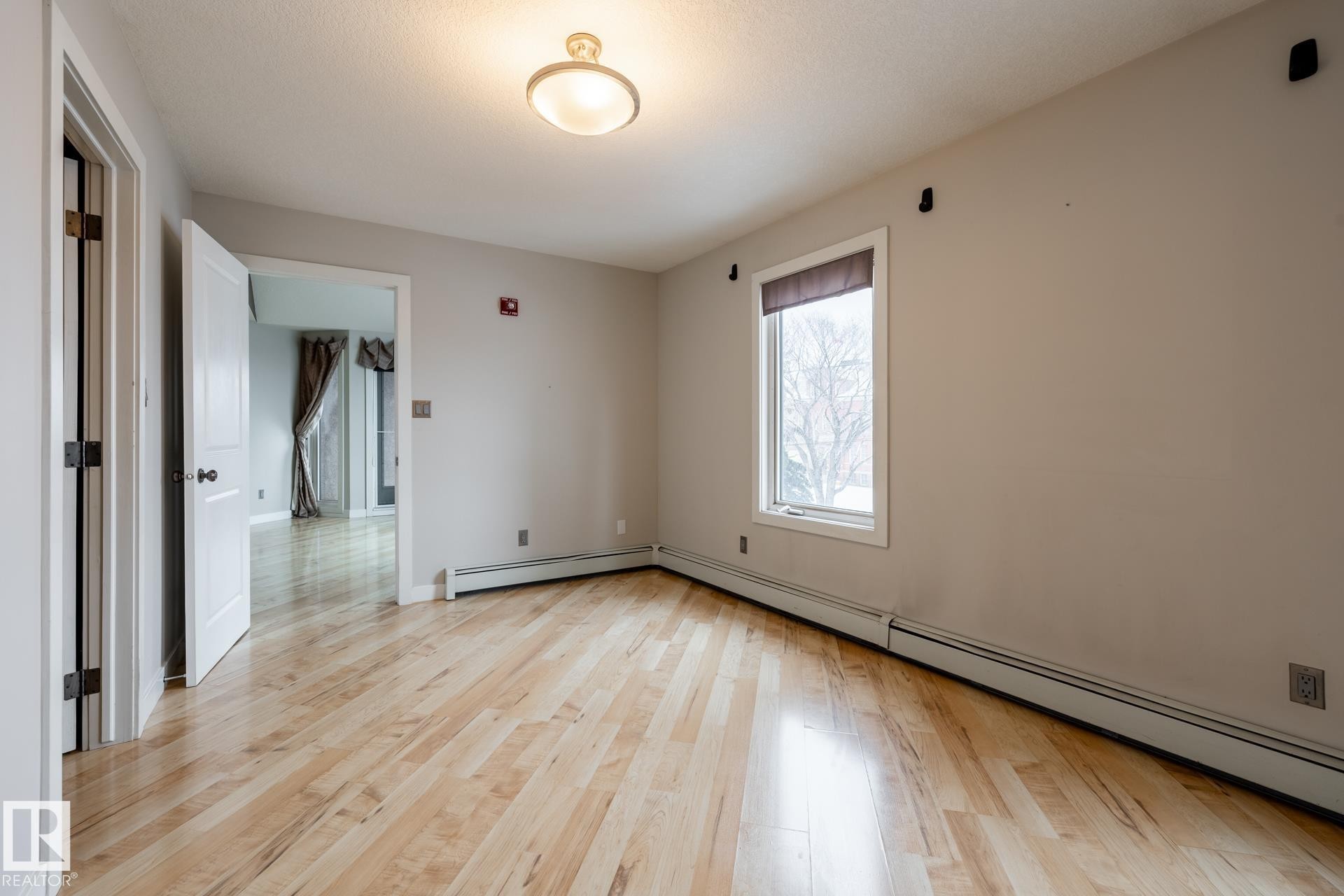 #304 9336 Jasper Av Nw, Edmonton, AB - Indoor Photo Showing Other Room