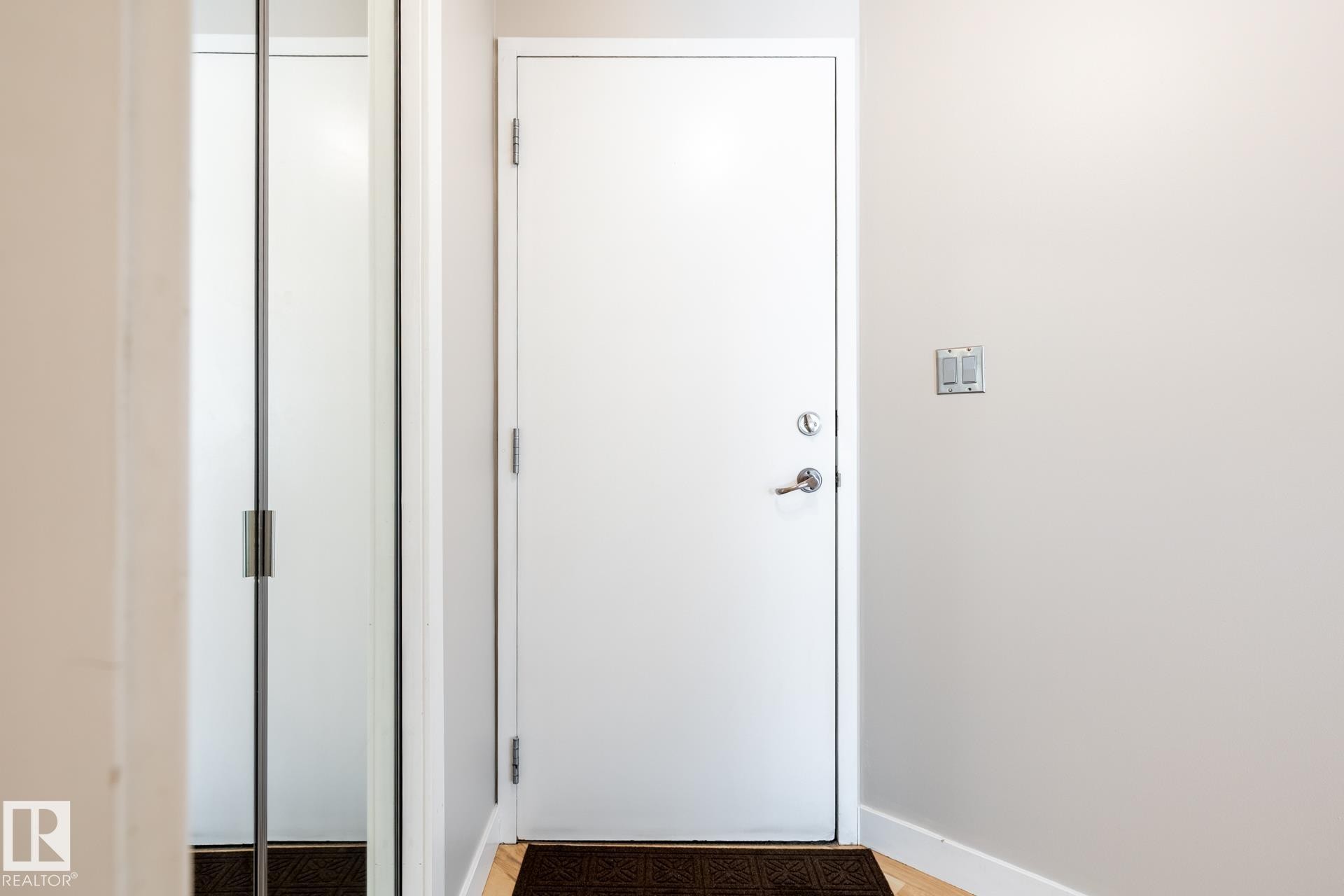 #304 9336 Jasper Av Nw, Edmonton, AB - Indoor Photo Showing Other Room