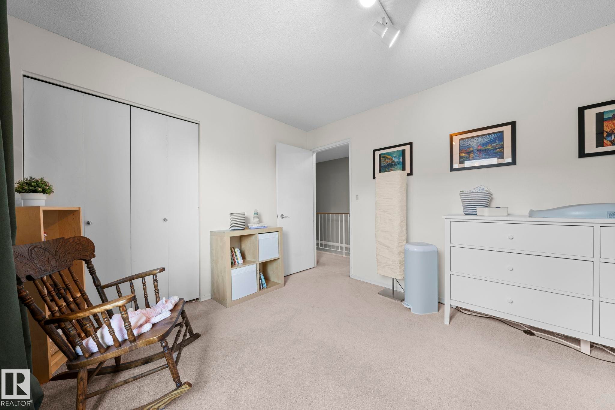 10518 84 Avenue Nw, Edmonton, AB - Indoor