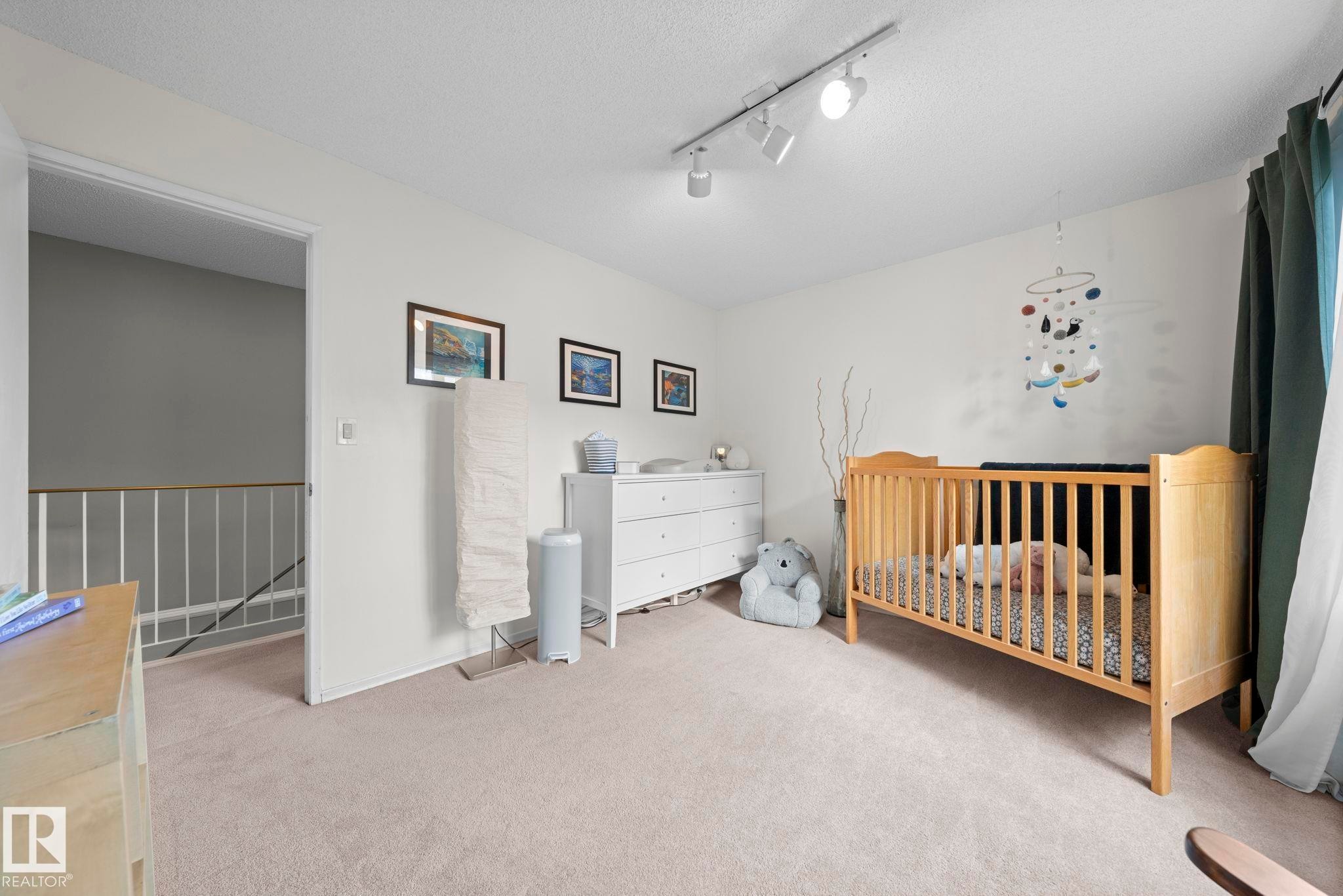 10518 84 Avenue Nw, Edmonton, AB - Indoor Photo Showing Bedroom