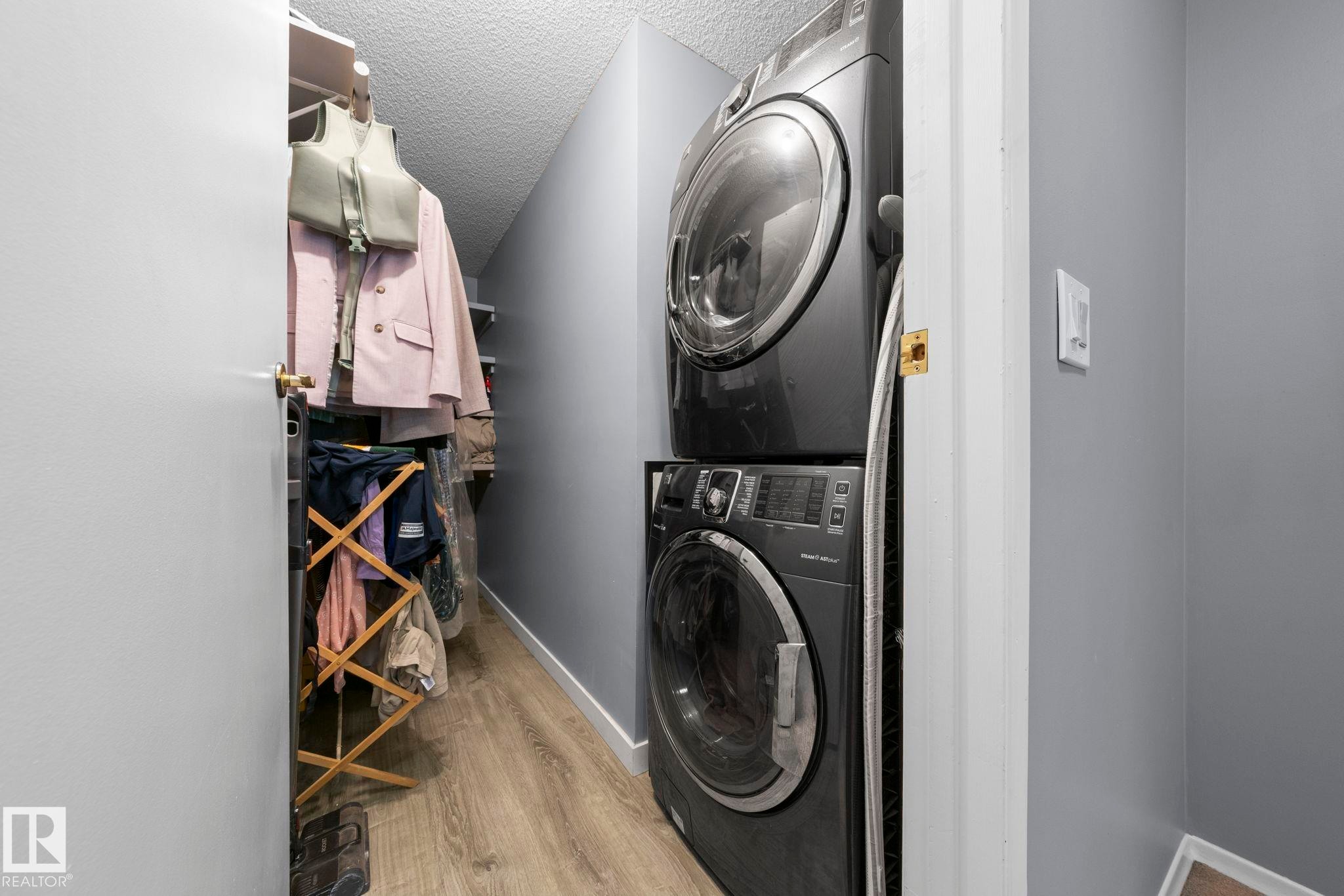 10518 84 Avenue Nw, Edmonton, AB - Indoor Photo Showing Laundry Room