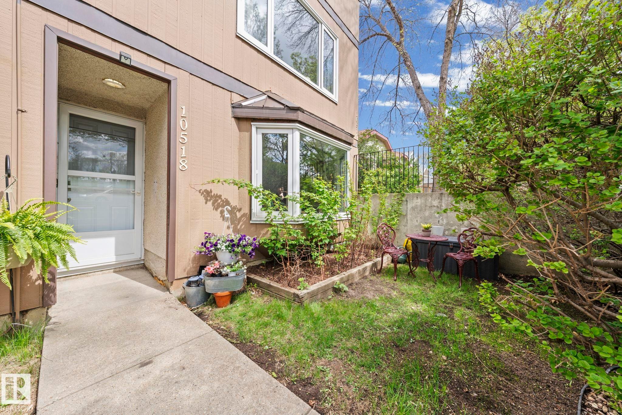 10518 84 Avenue Nw, Edmonton, AB - Outdoor