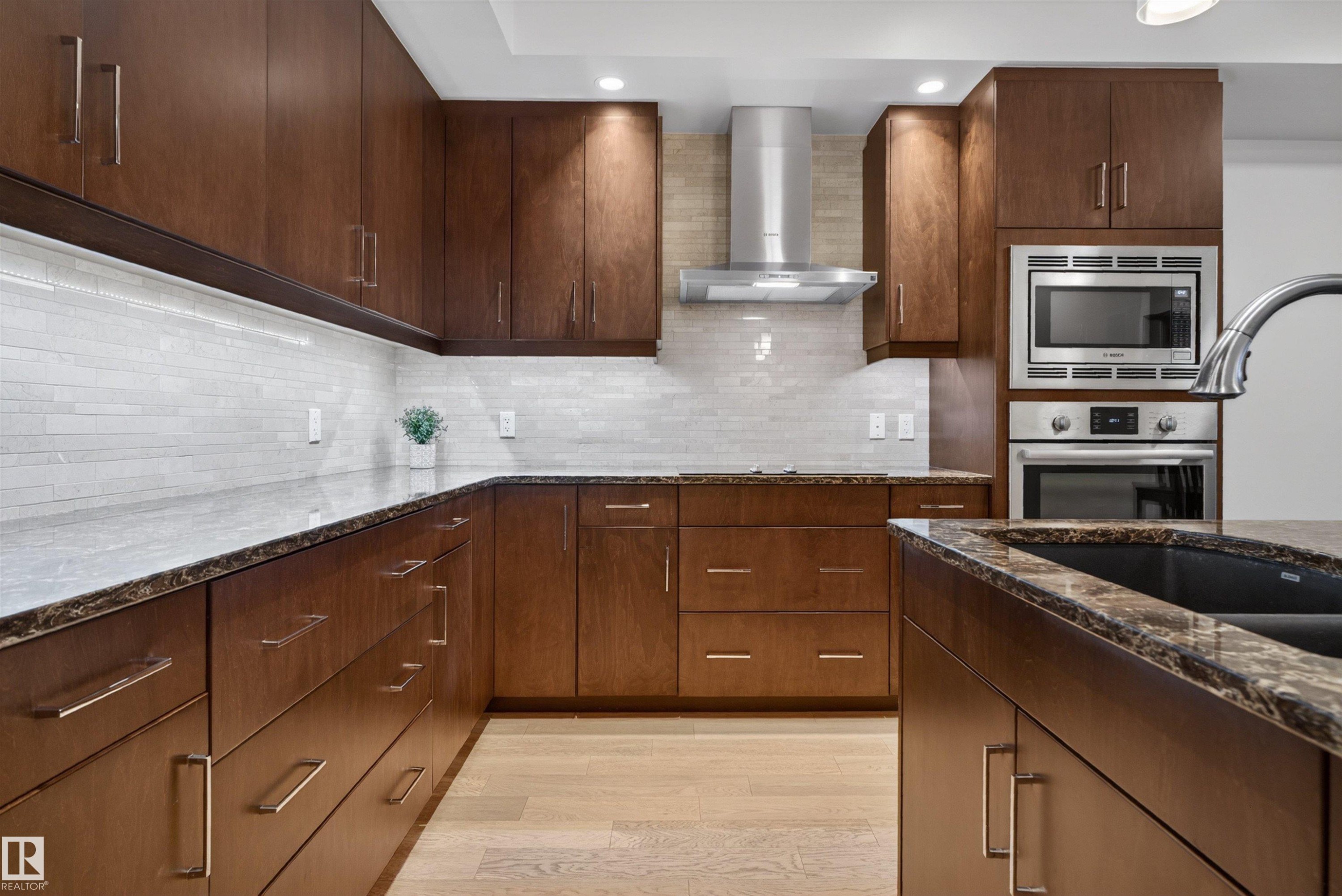 #514 200 Bellerose Dr, St. Albert, AB - Indoor Photo Showing Kitchen