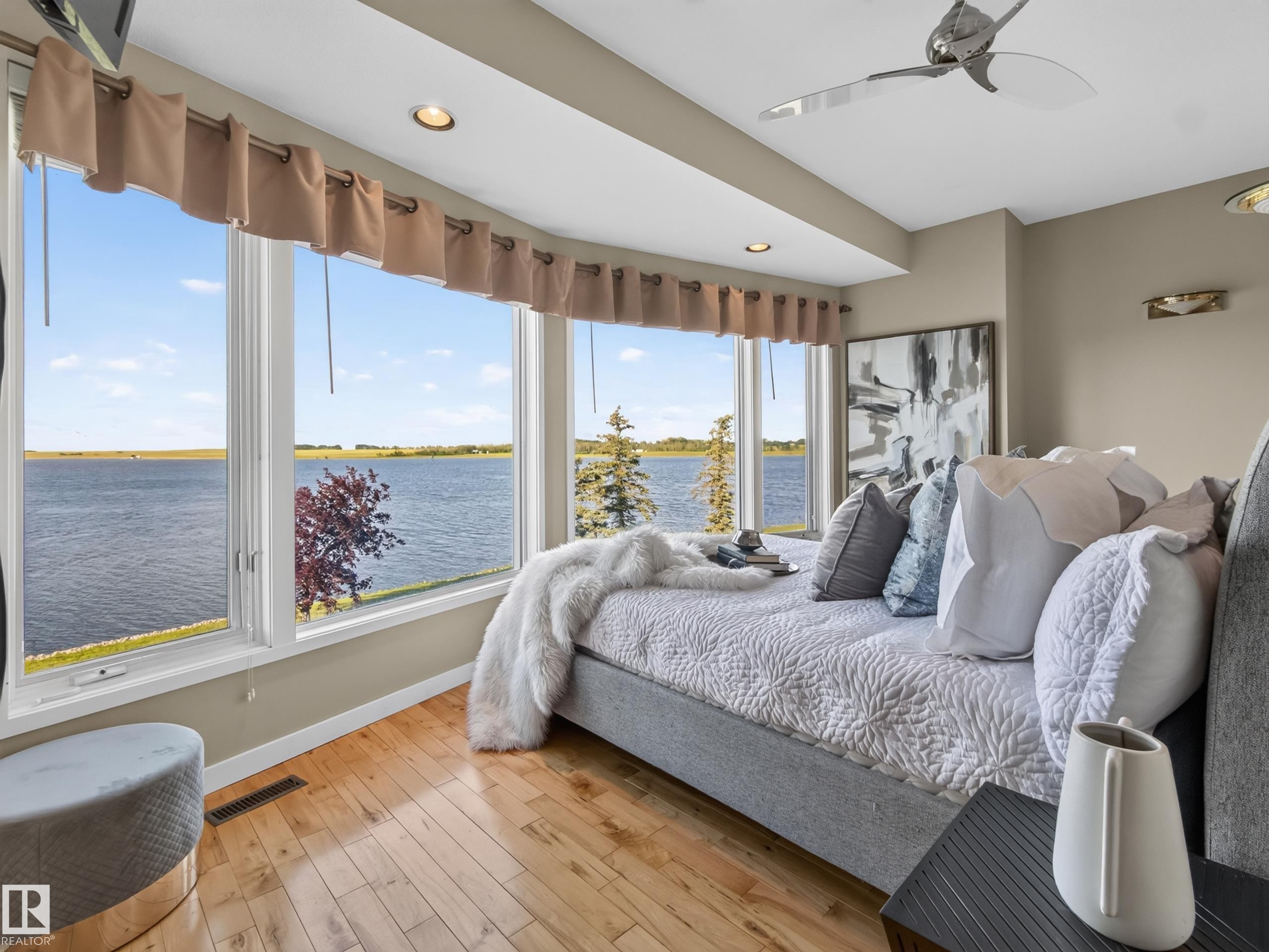48208 Range Road, Rural Beaver County, AB - Indoor Photo Showing Bedroom