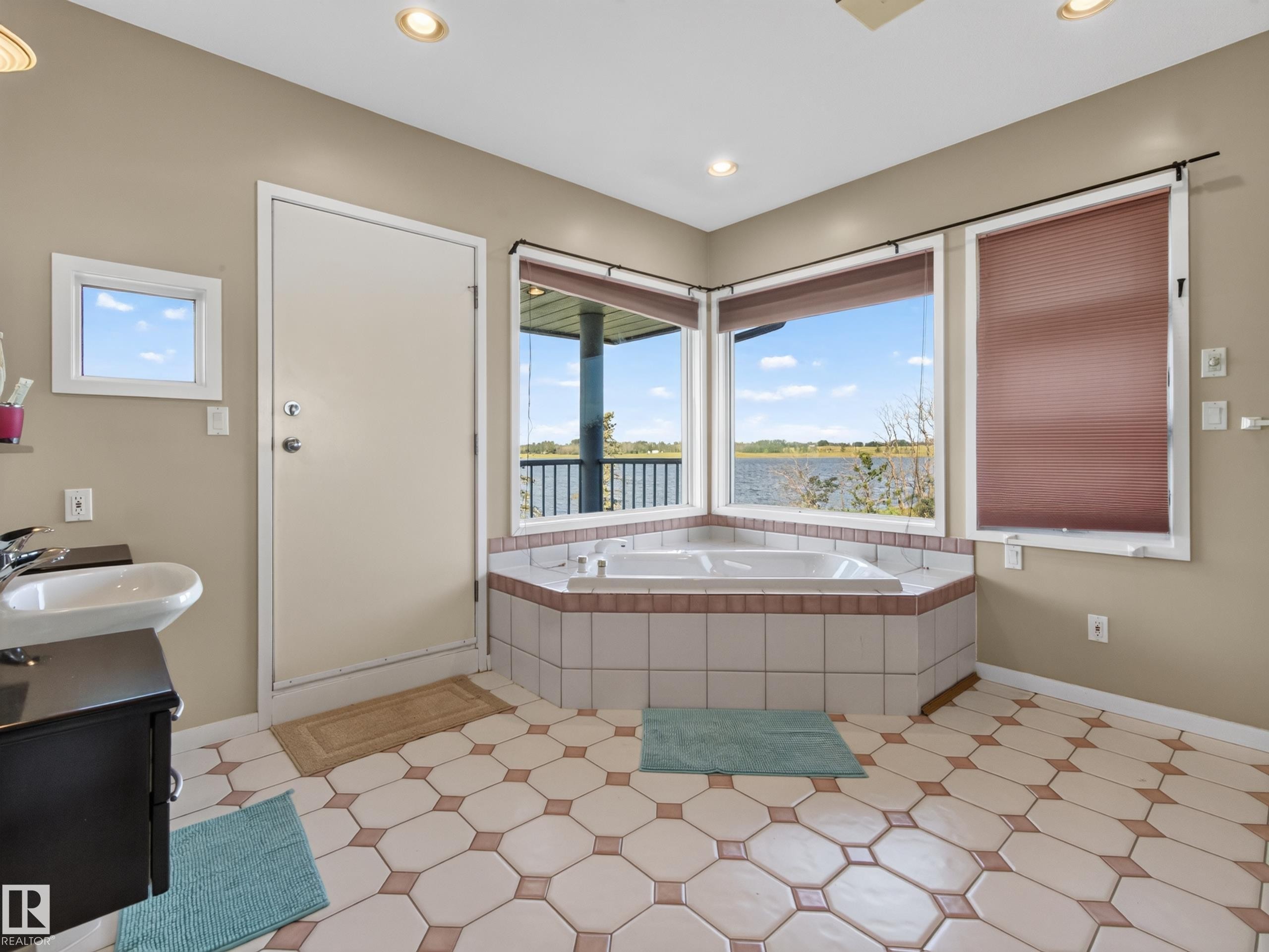 48208 Range Road, Rural Beaver County, AB - Indoor Photo Showing Bathroom