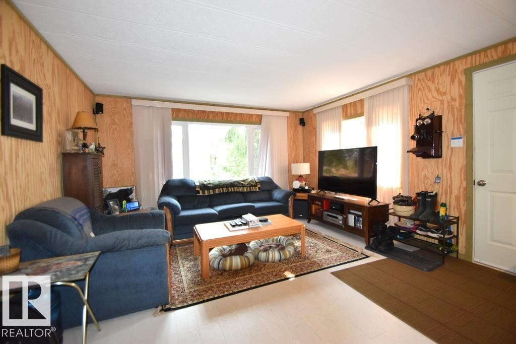 280A Lyn Lane (Amisk Lake), Rural Athabasca County, AB - Indoor Photo Showing Living Room