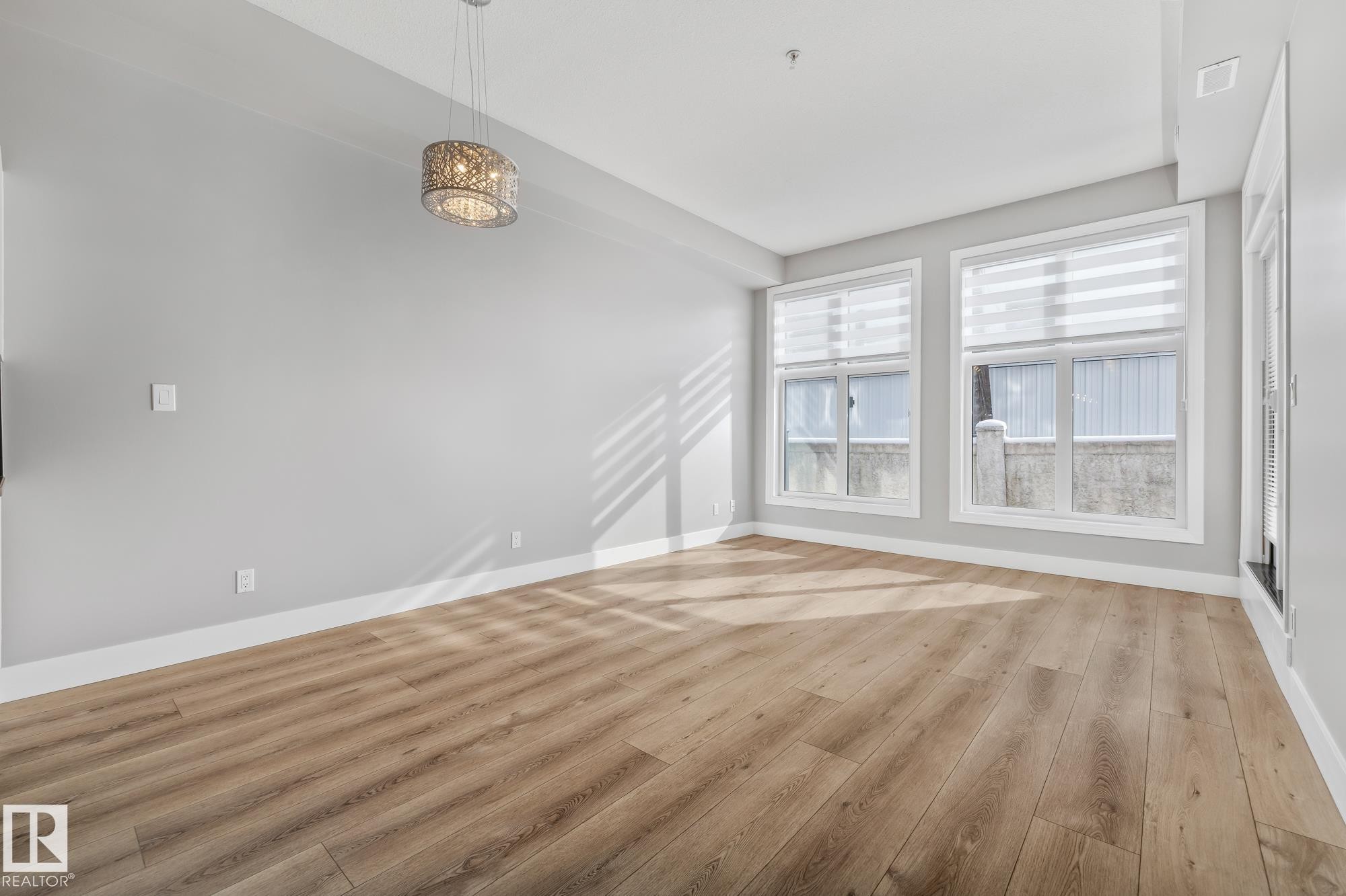 #114 10531 117 St Nw, Edmonton, AB - Indoor Photo Showing Other Room