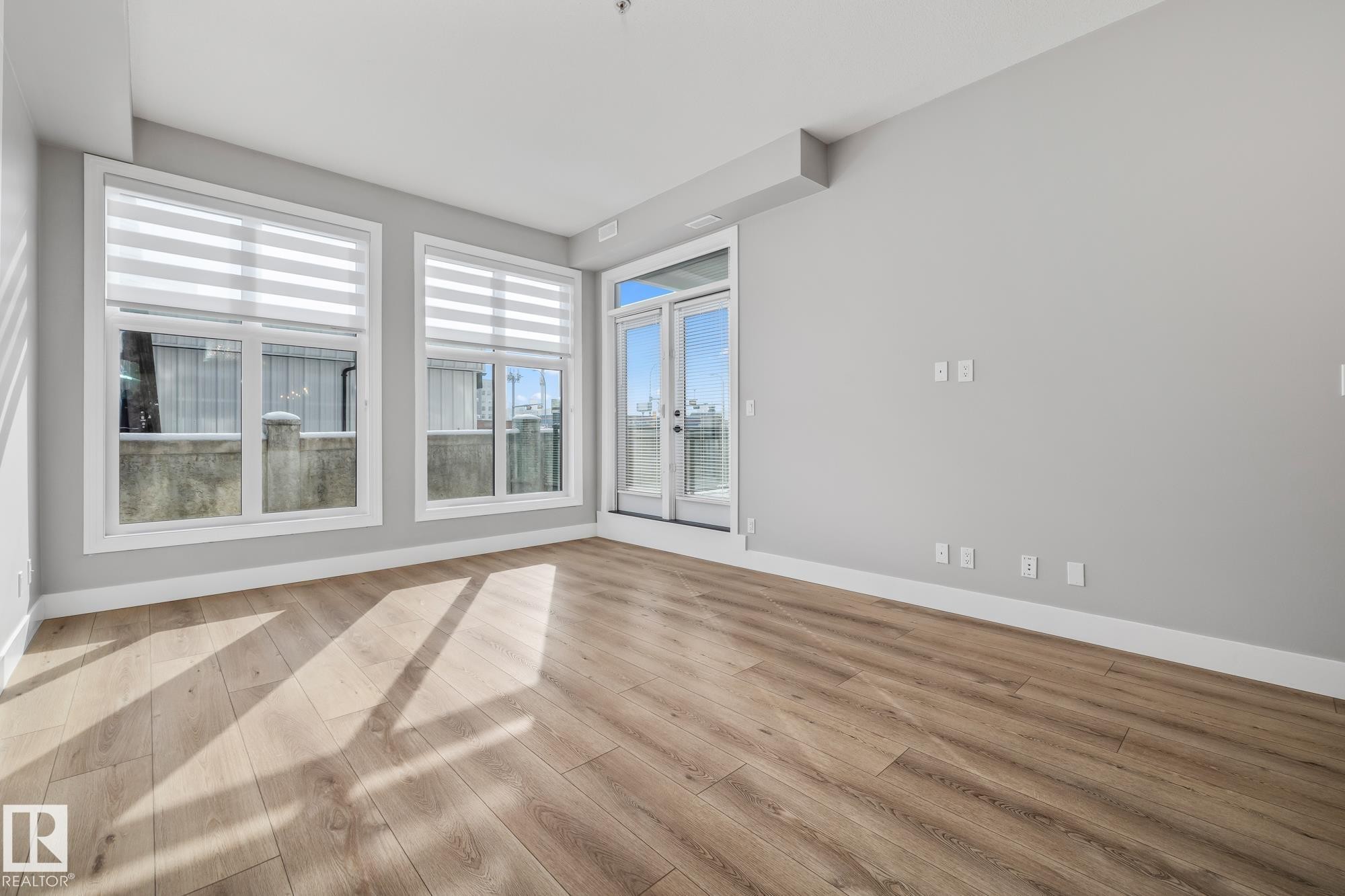 #114 10531 117 St Nw, Edmonton, AB - Indoor Photo Showing Other Room
