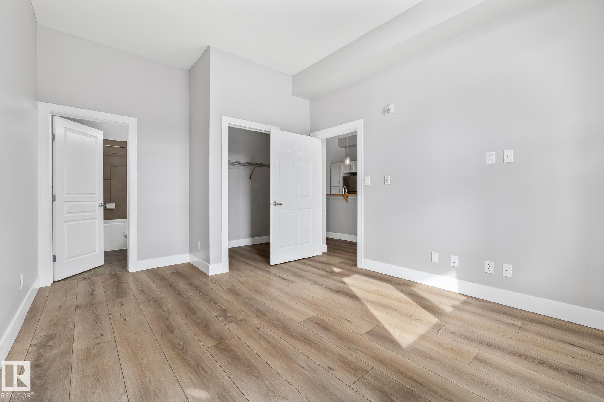#114 10531 117 St Nw, Edmonton, AB - Indoor Photo Showing Other Room