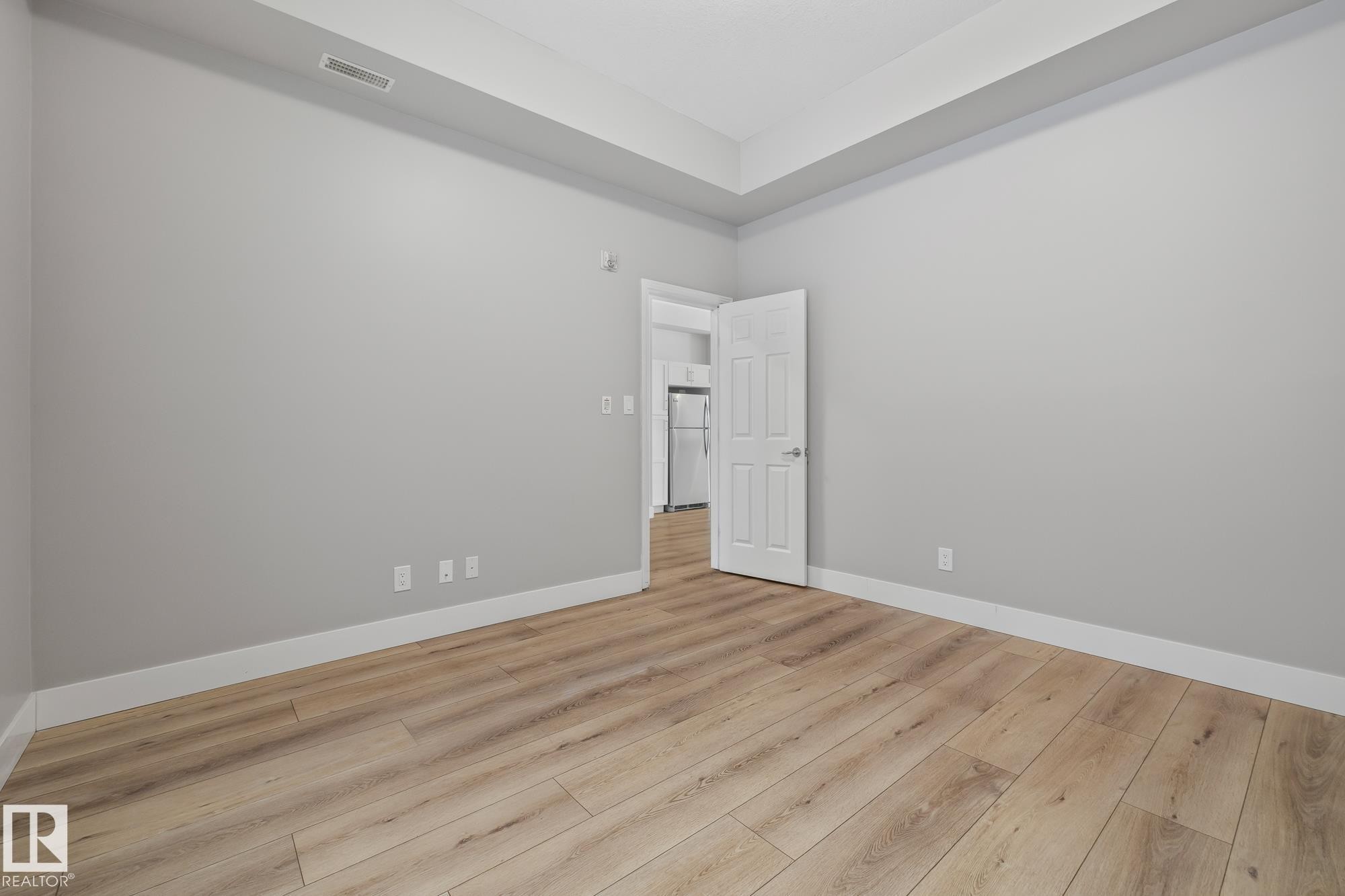#114 10531 117 St Nw, Edmonton, AB - Indoor Photo Showing Other Room