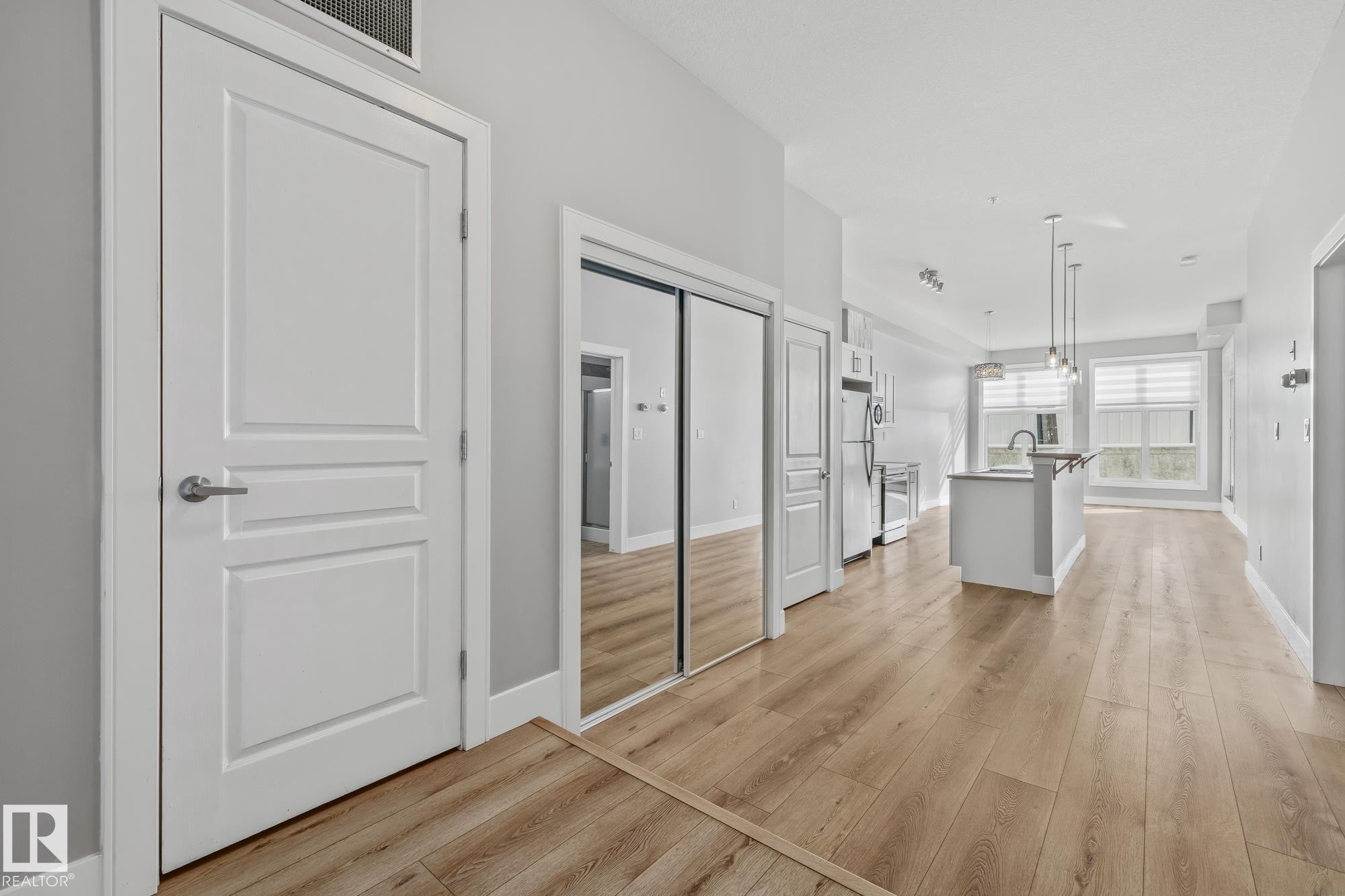 #114 10531 117 St Nw, Edmonton, AB - Indoor