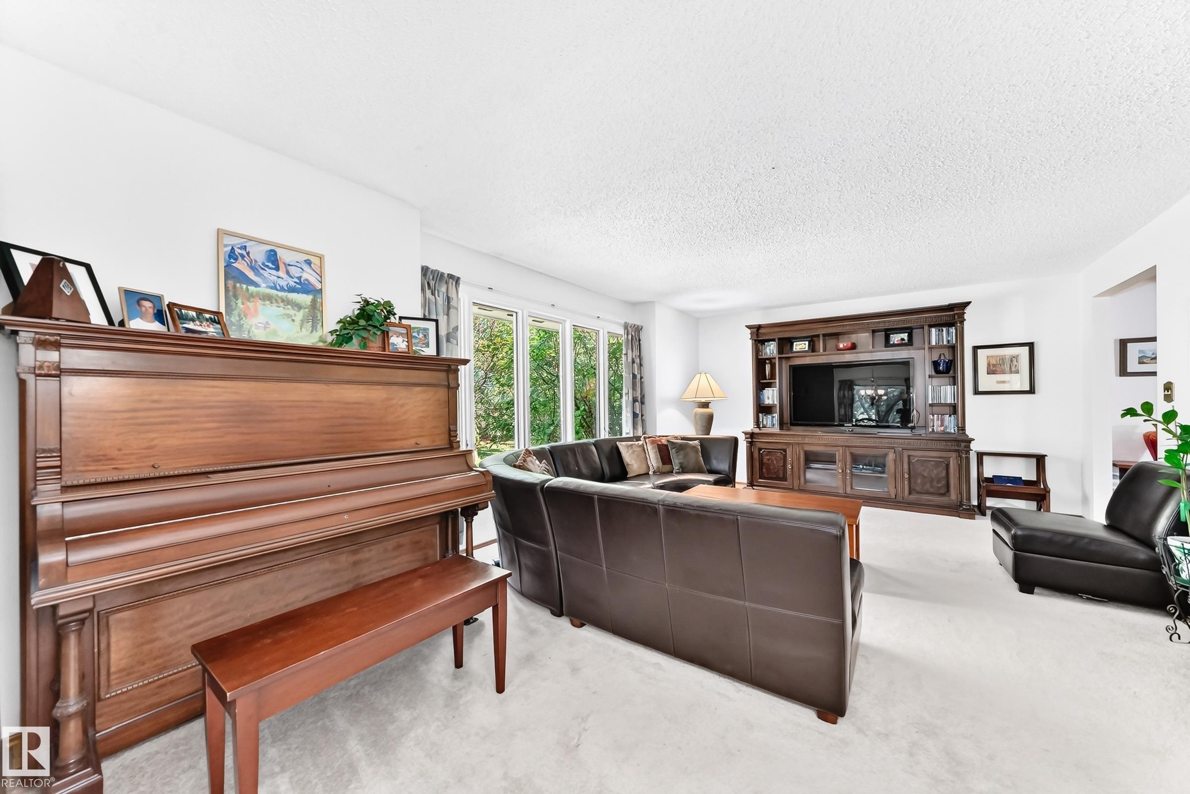 #24 25507 Twp Road 512 A, Rural Parkland County, AB - Indoor Photo Showing Living Room