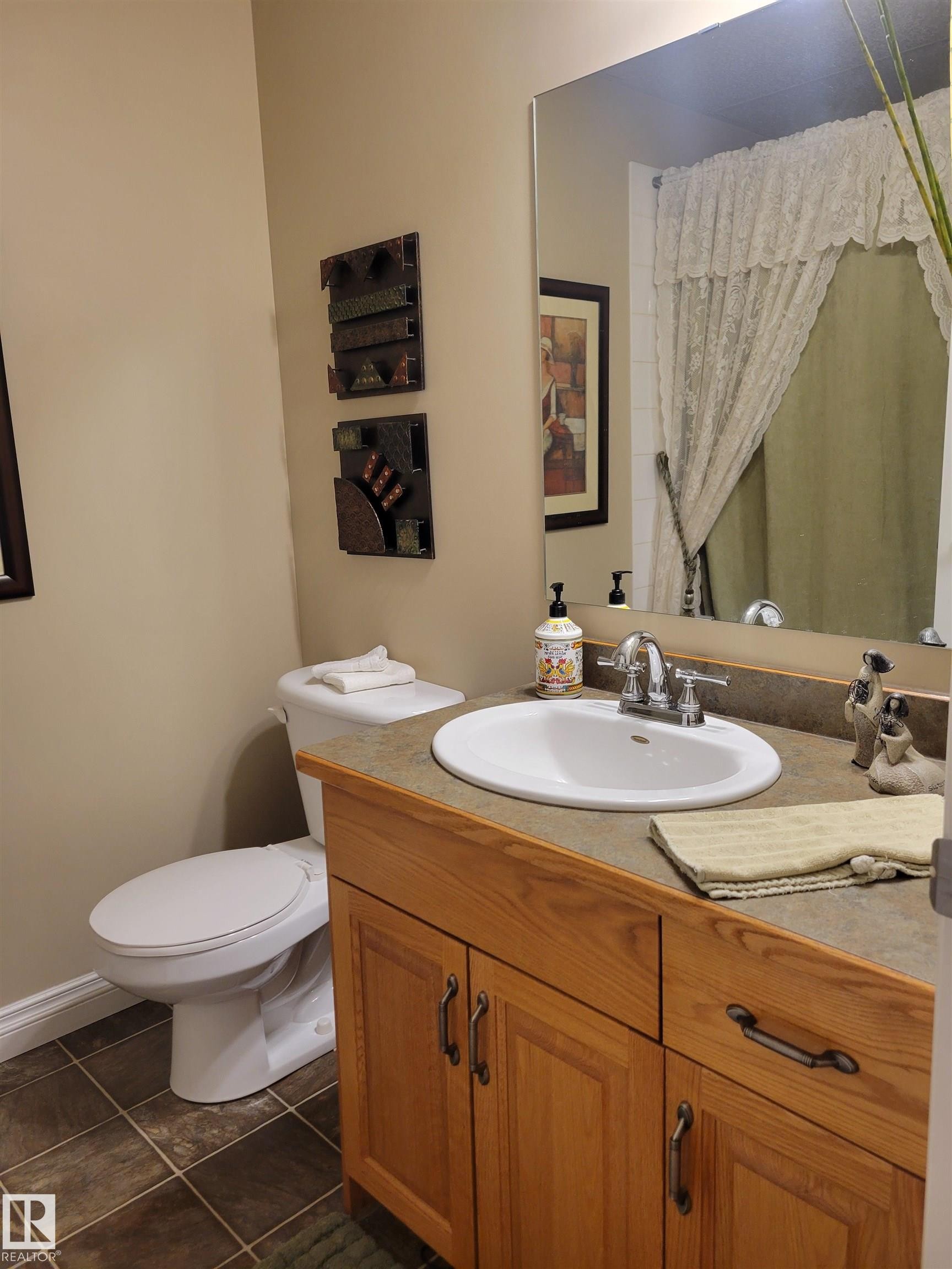 #106 4128 47 St, Drayton Valley, AB - Indoor Photo Showing Bathroom