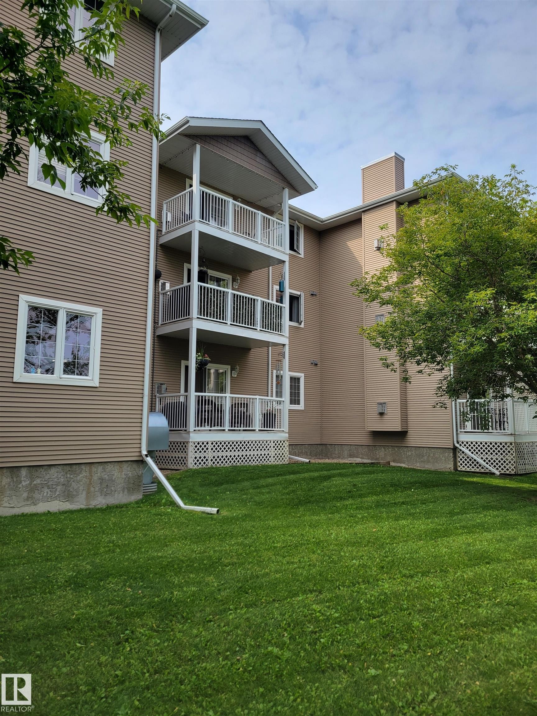 #106 4128 47 St, Drayton Valley, AB - Outdoor With Balcony With Exterior