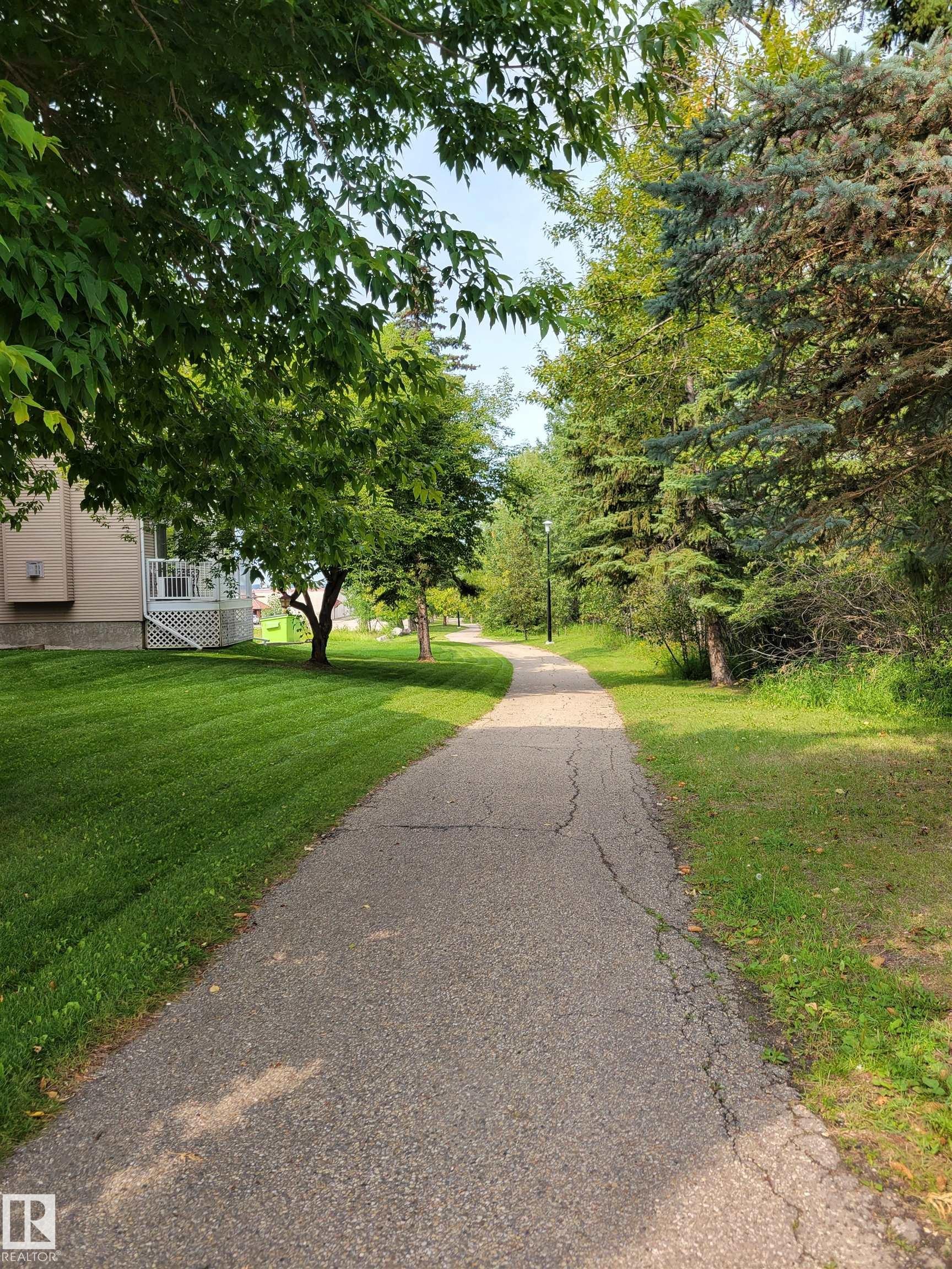#106 4128 47 St, Drayton Valley, AB - Outdoor