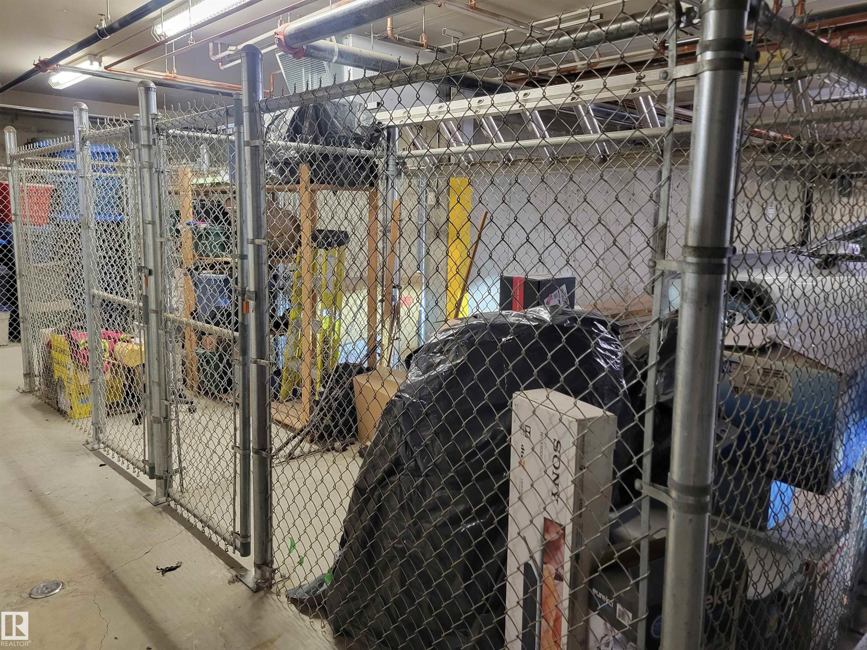 #106 4128 47 St, Drayton Valley, AB - Indoor With Storage