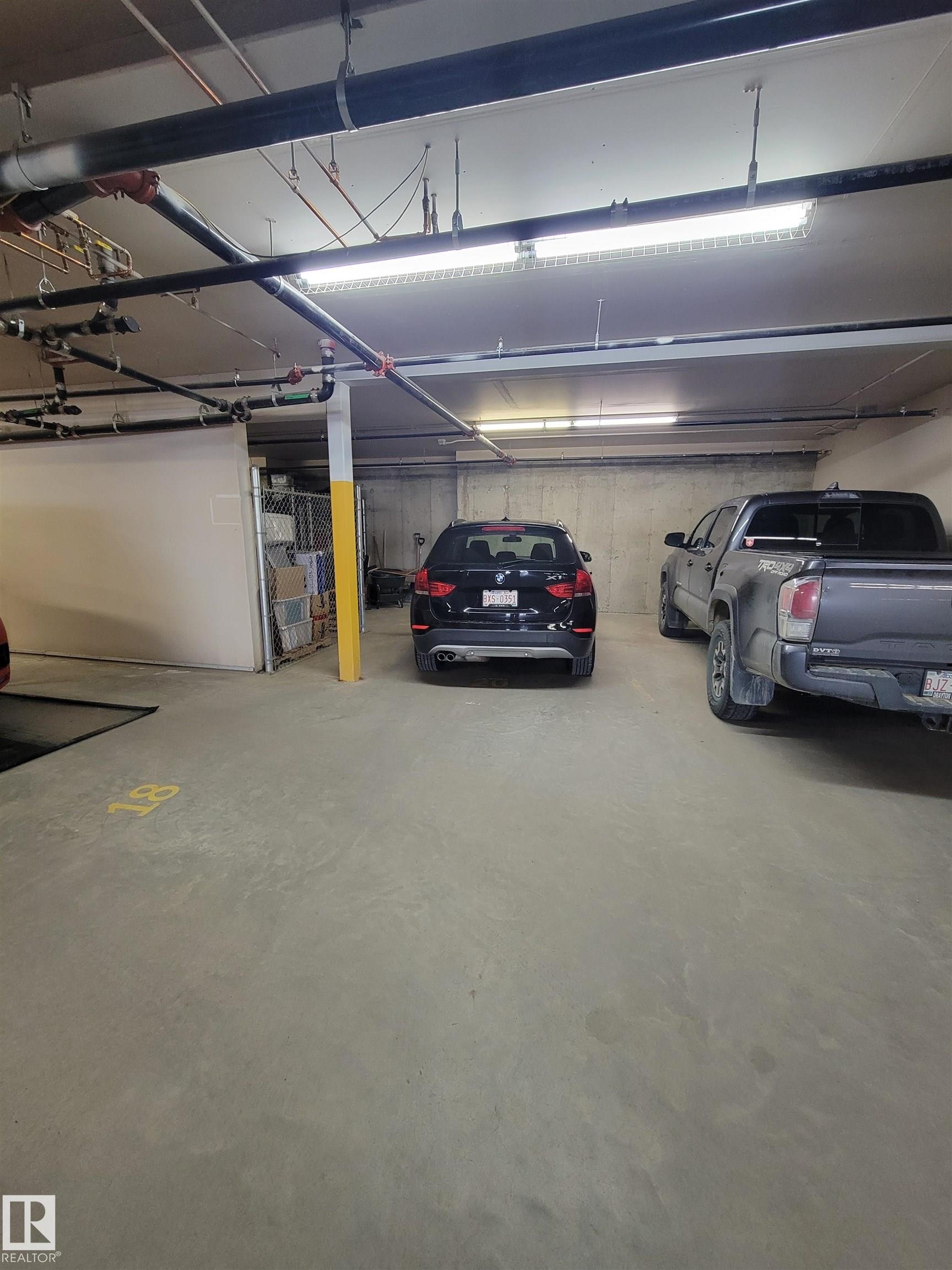 #106 4128 47 St, Drayton Valley, AB - Indoor Photo Showing Garage