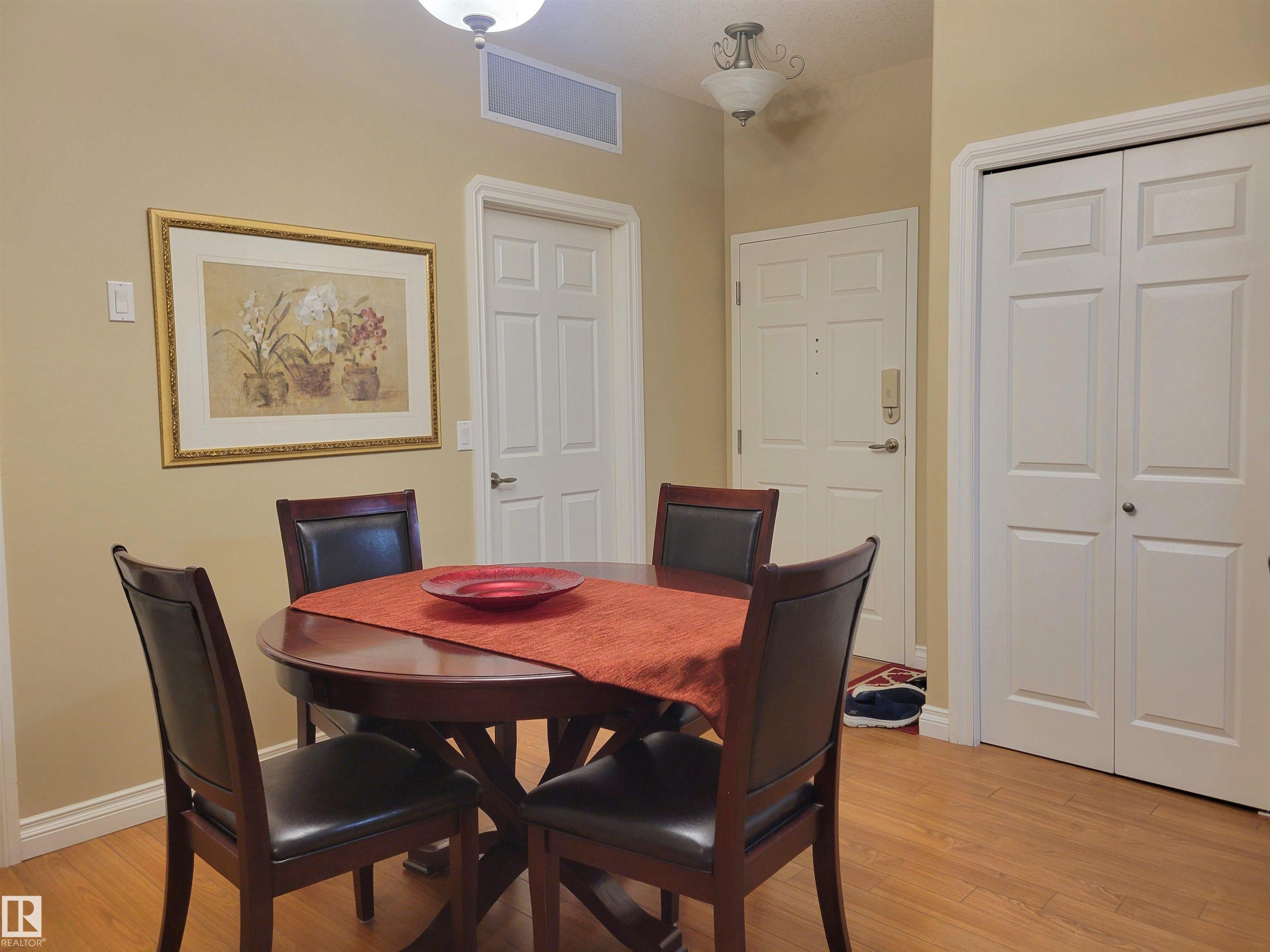 #106 4128 47 St, Drayton Valley, AB - Indoor Photo Showing Dining Room