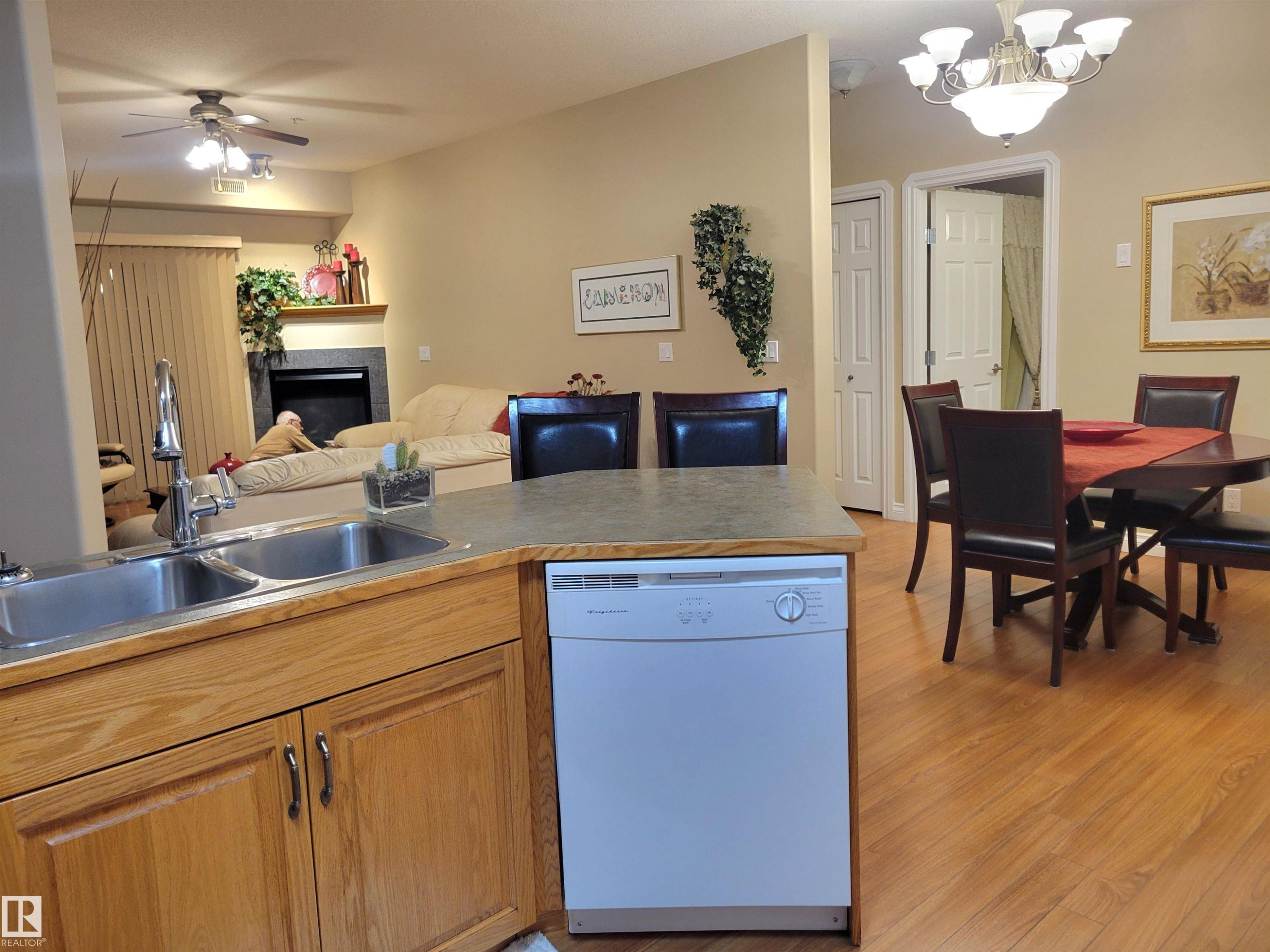 #106 4128 47 St, Drayton Valley, AB - Indoor