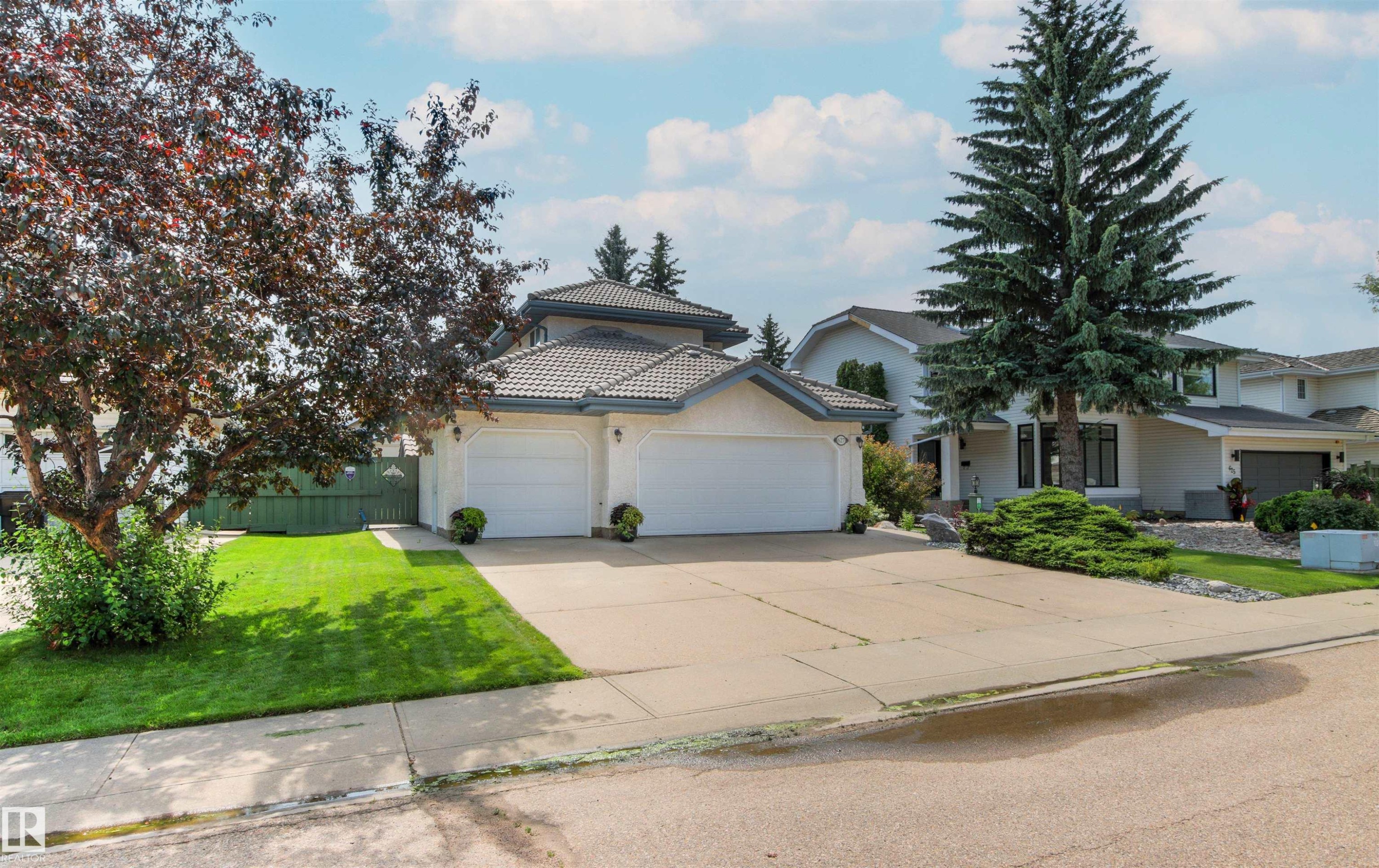 627 Wotherspoon Close Nw, Edmonton, AB - Outdoor With Facade