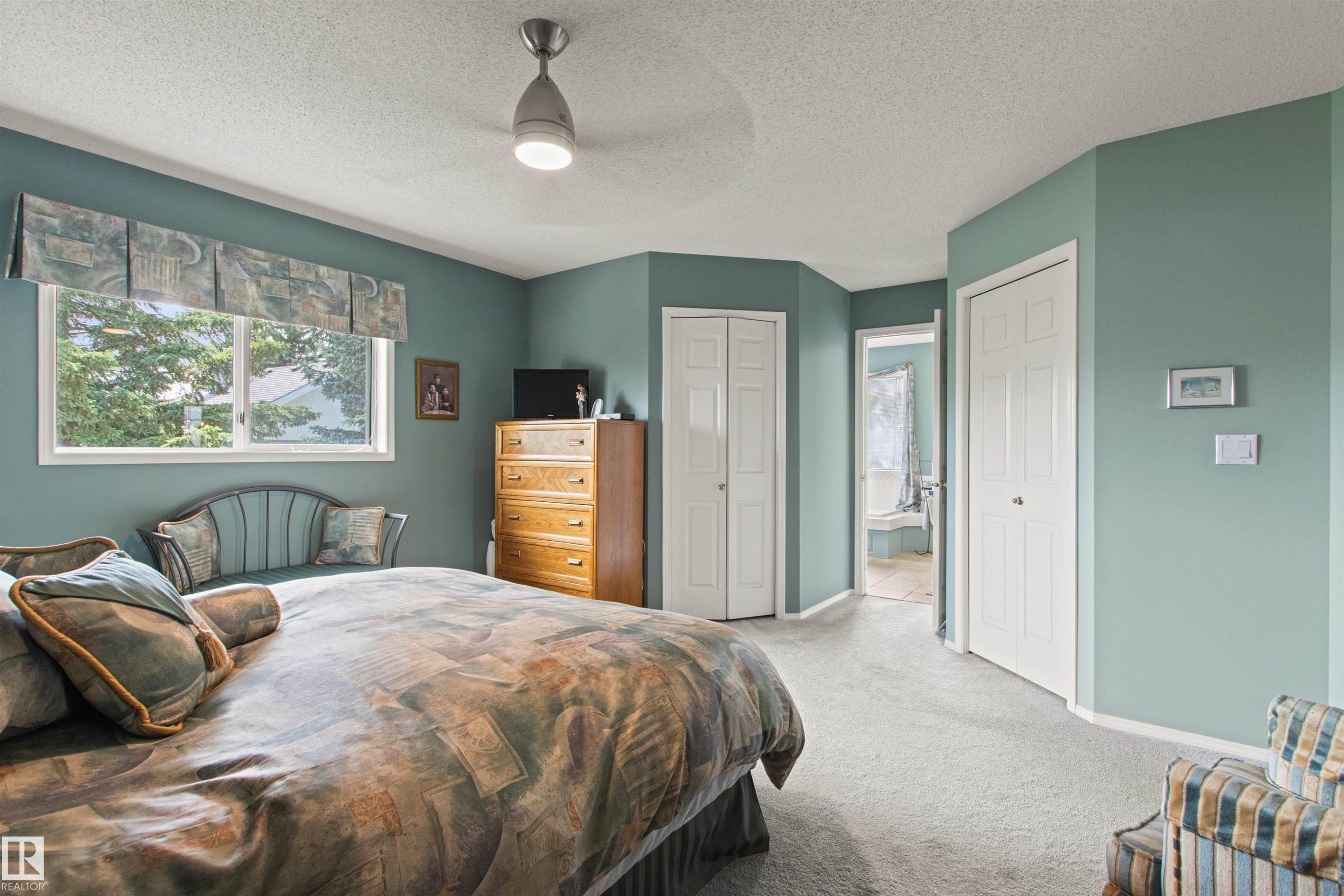 627 Wotherspoon Close Nw, Edmonton, AB - Indoor Photo Showing Bedroom