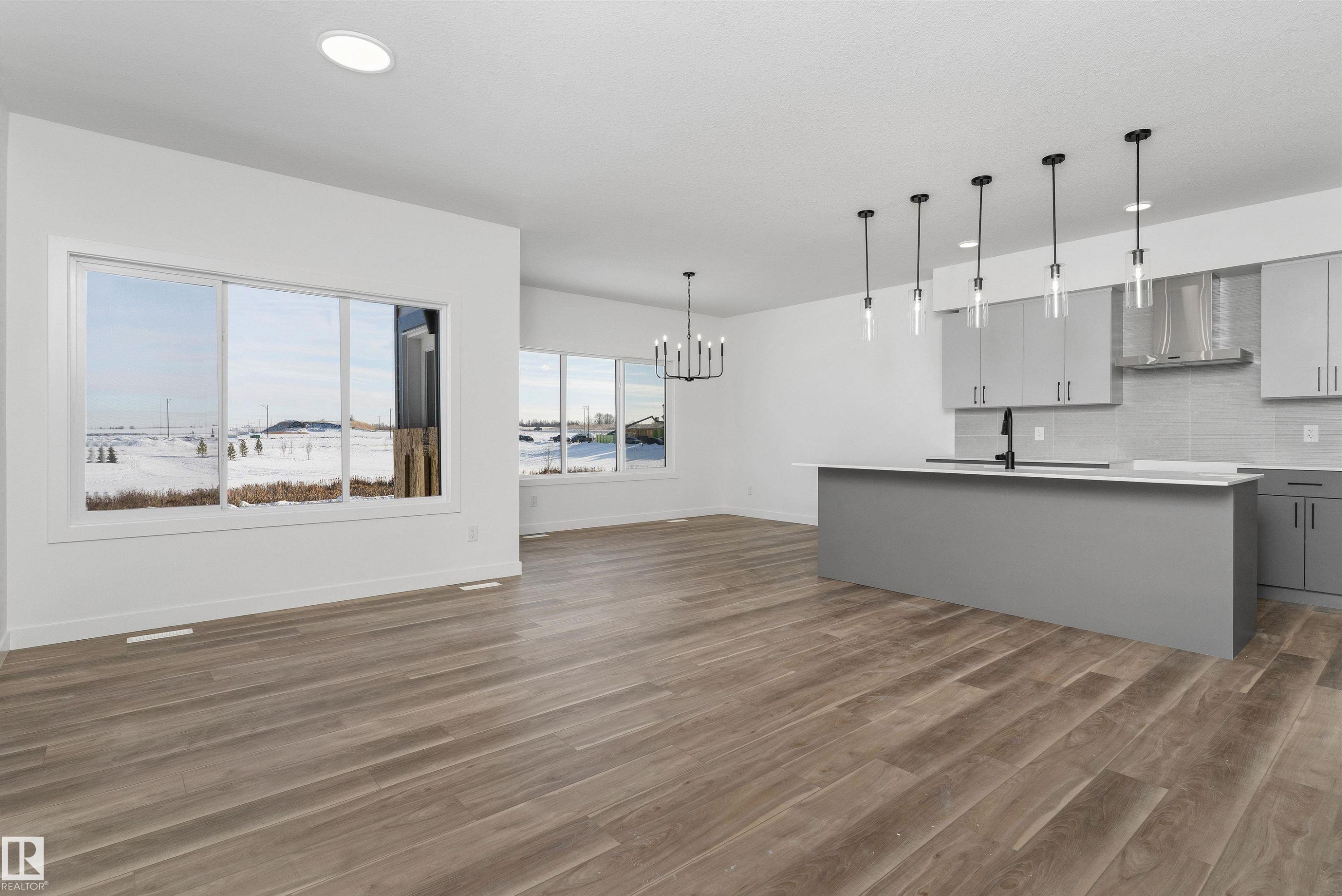 748 Astoria Way, Devon, AB - Indoor Photo Showing Kitchen With Upgraded Kitchen