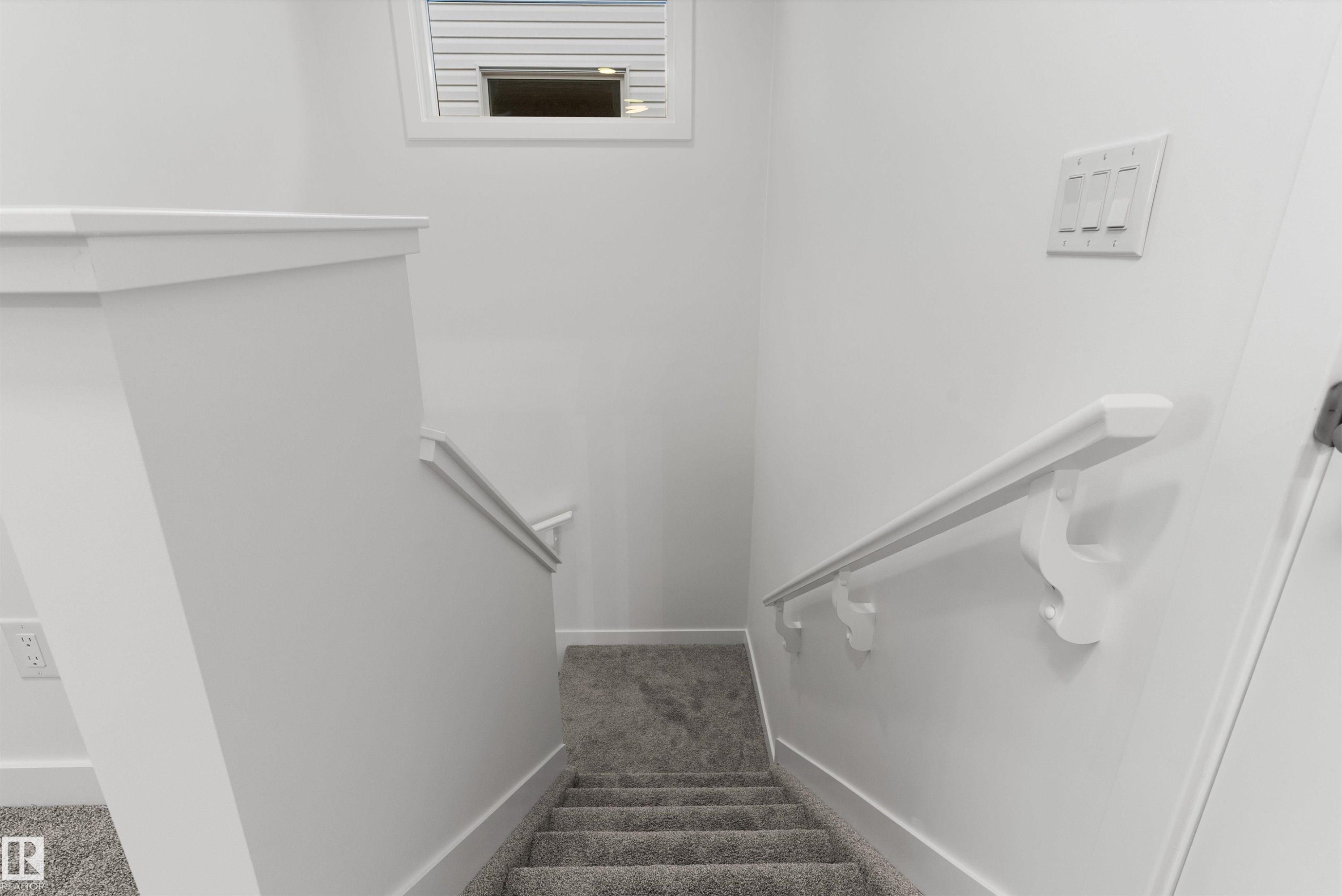 913 19 Avenue Nw, Edmonton, AB - Indoor