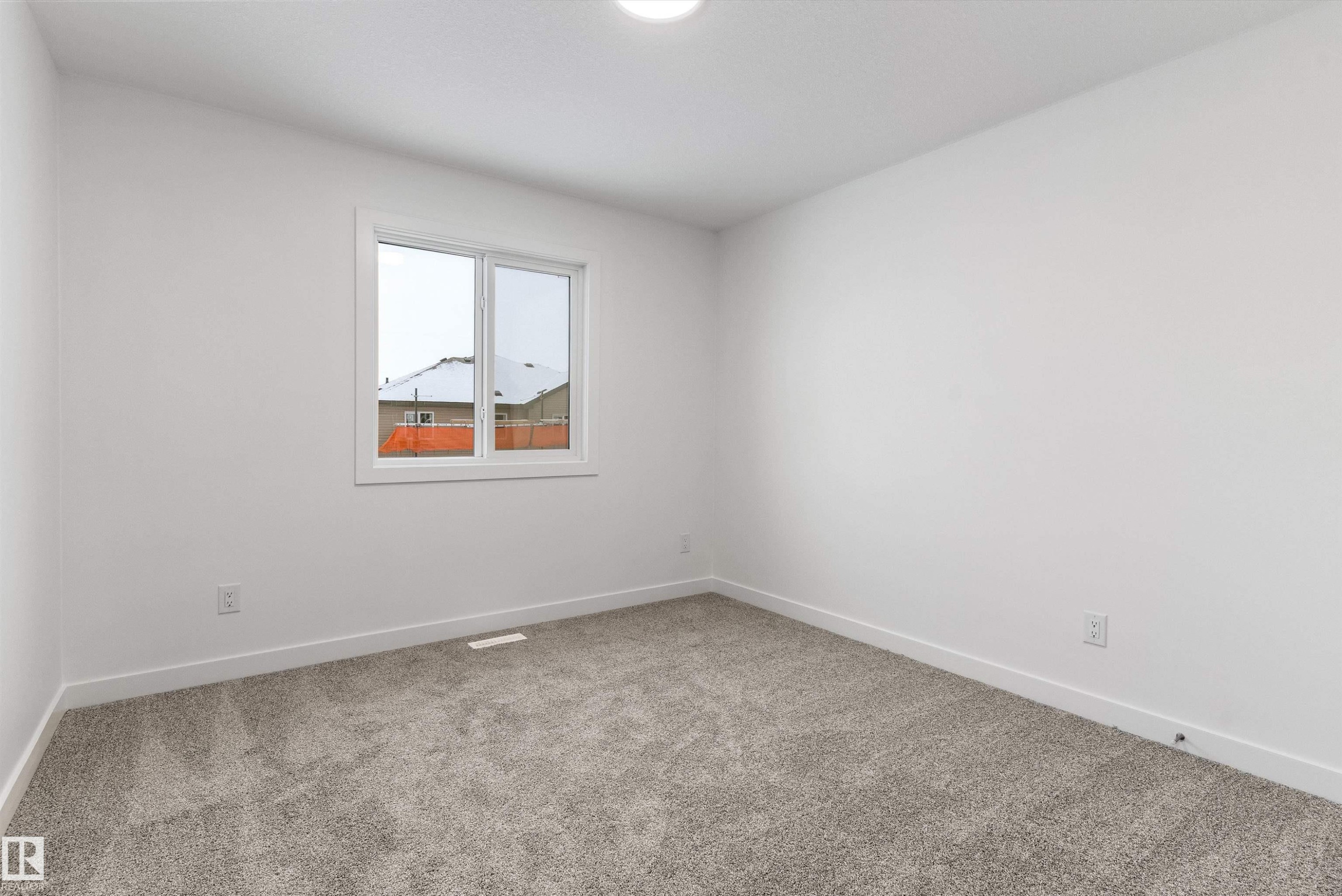 913 19 Avenue Nw, Edmonton, AB - Indoor Photo Showing Other Room