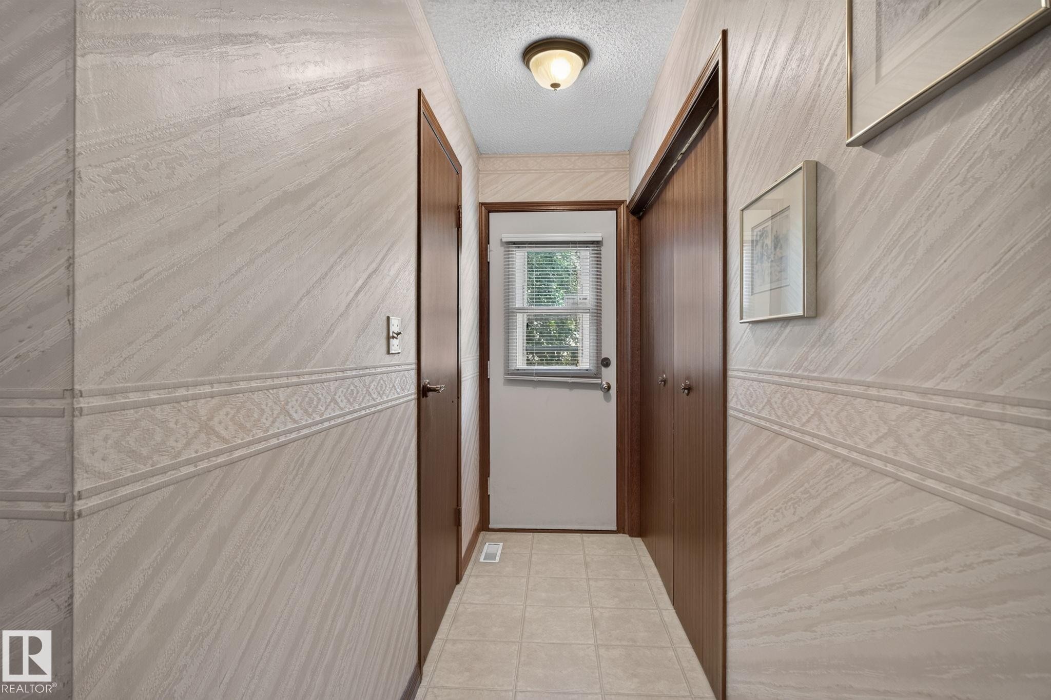 18132 78 Avenue Nw, Edmonton, AB - Indoor Photo Showing Other Room