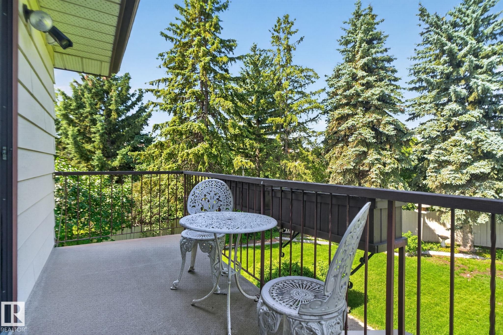 18132 78 Avenue Nw, Edmonton, AB - Outdoor