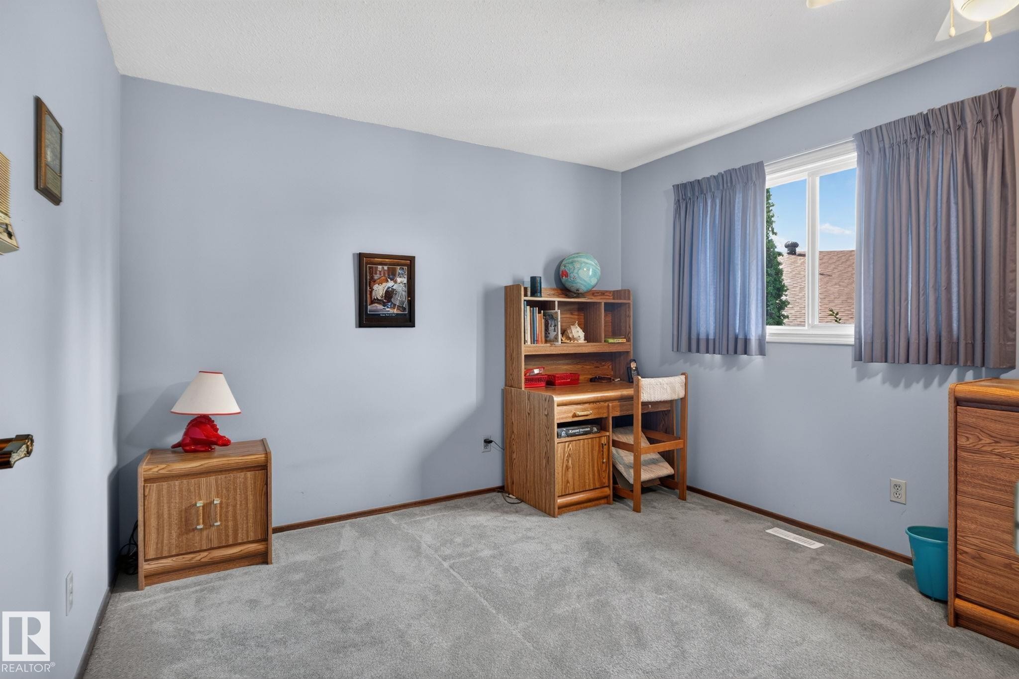 18132 78 Avenue Nw, Edmonton, AB - Indoor Photo Showing Bedroom
