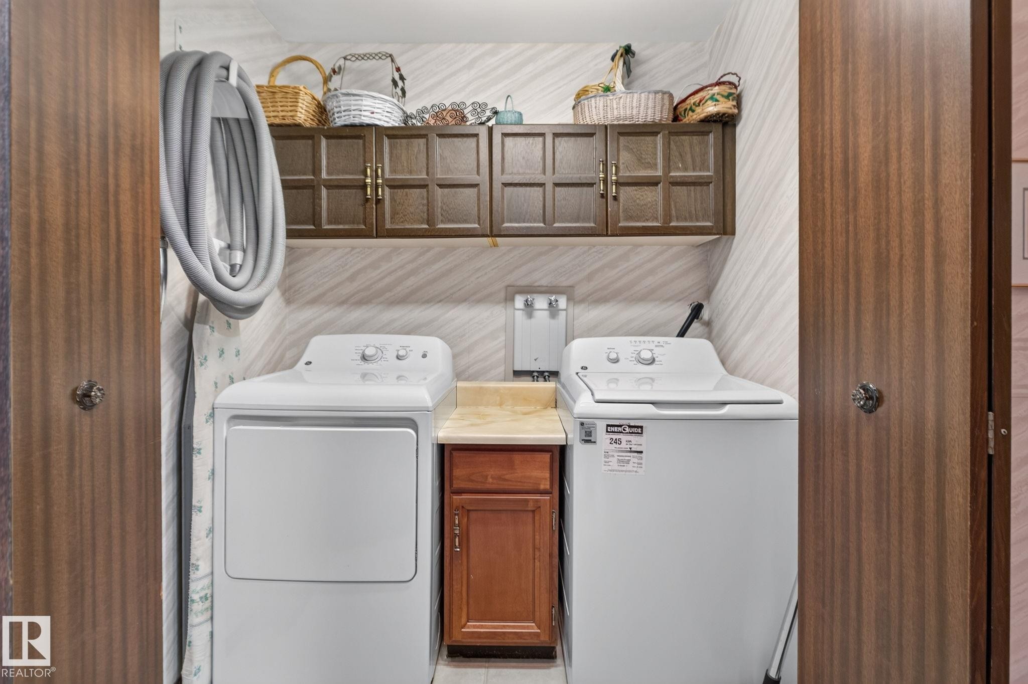 18132 78 Avenue Nw, Edmonton, AB - Indoor Photo Showing Laundry Room