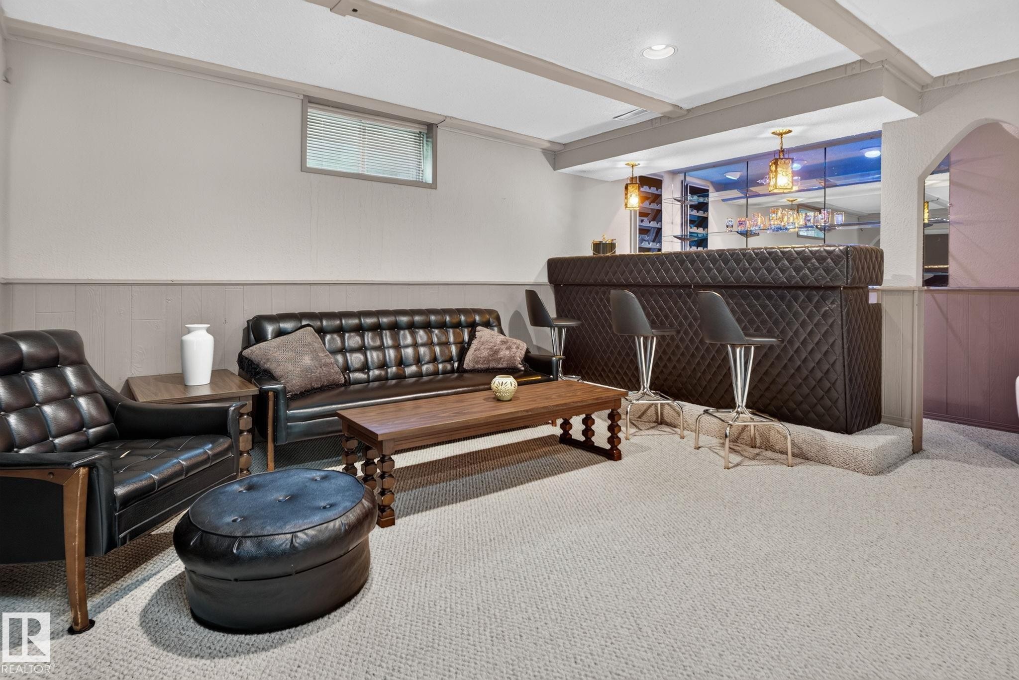 18132 78 Avenue Nw, Edmonton, AB - Indoor