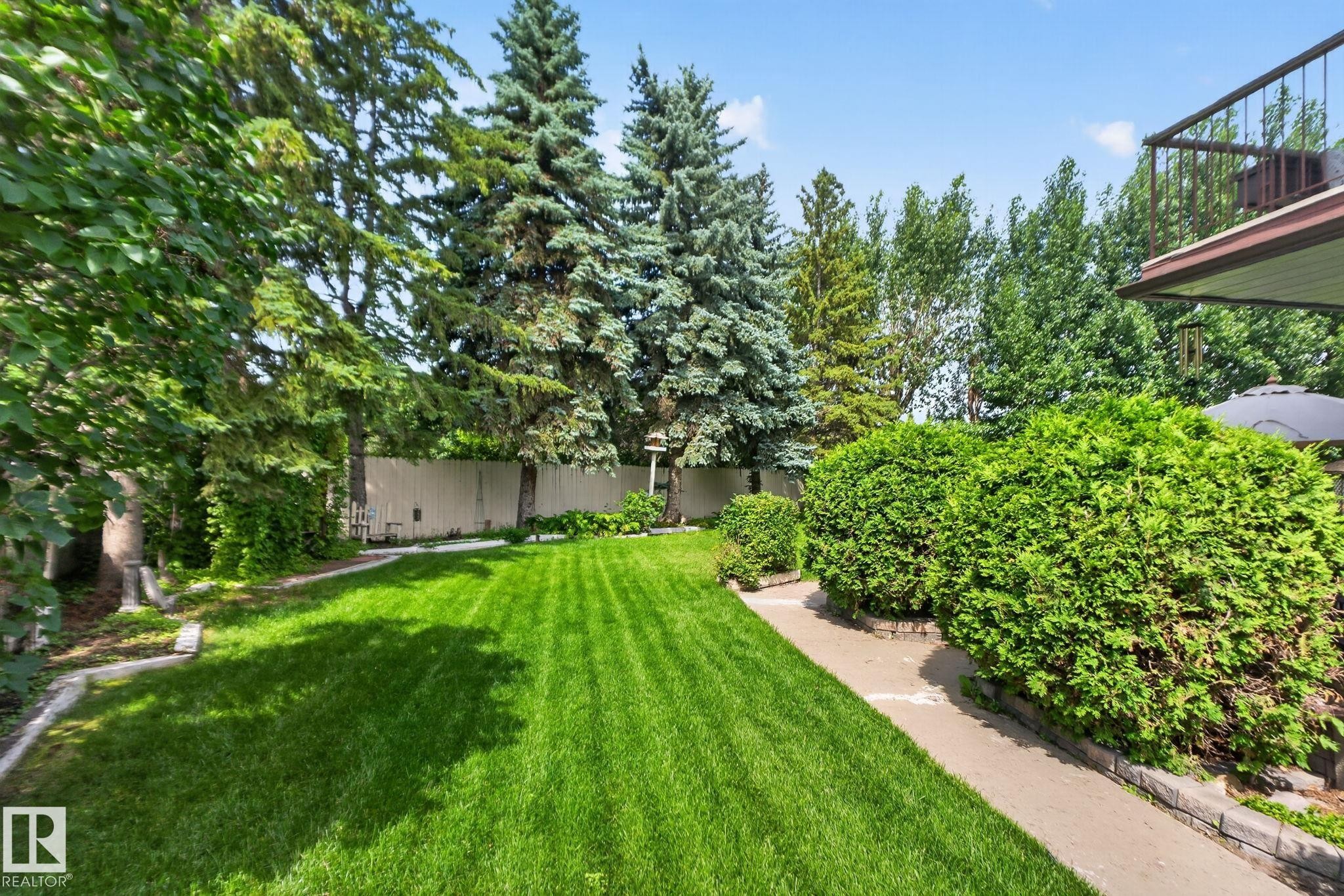 18132 78 Avenue Nw, Edmonton, AB - Outdoor