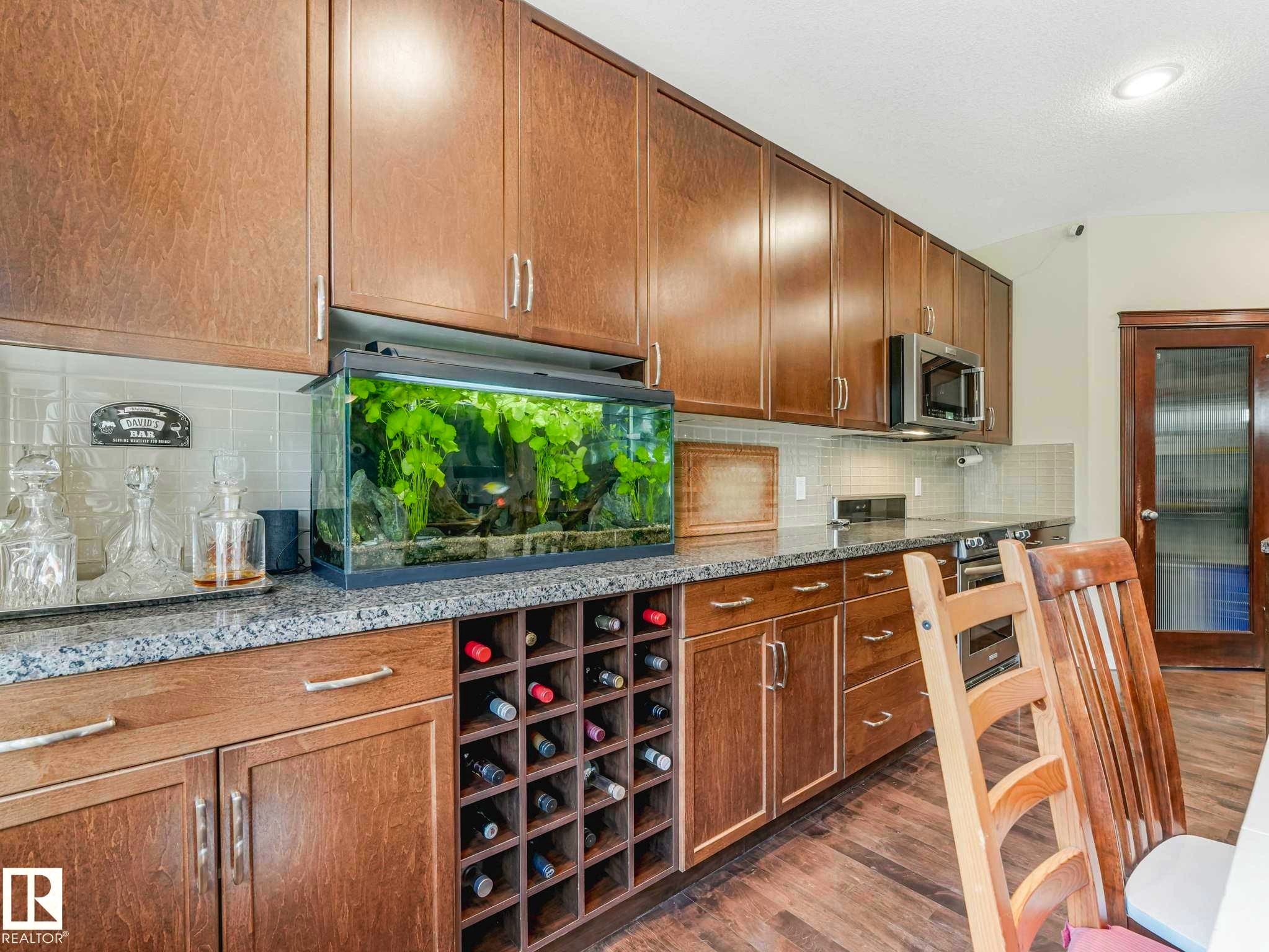 2825 Anderson Place Sw, Edmonton, AB - Indoor Photo Showing Kitchen
