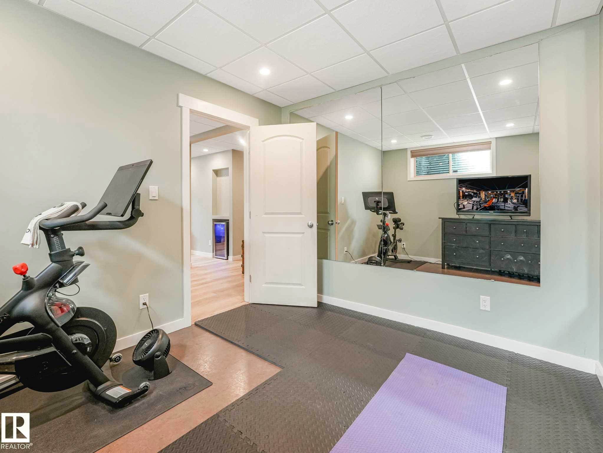 2825 Anderson Place Sw, Edmonton, AB - Indoor Photo Showing Gym Room