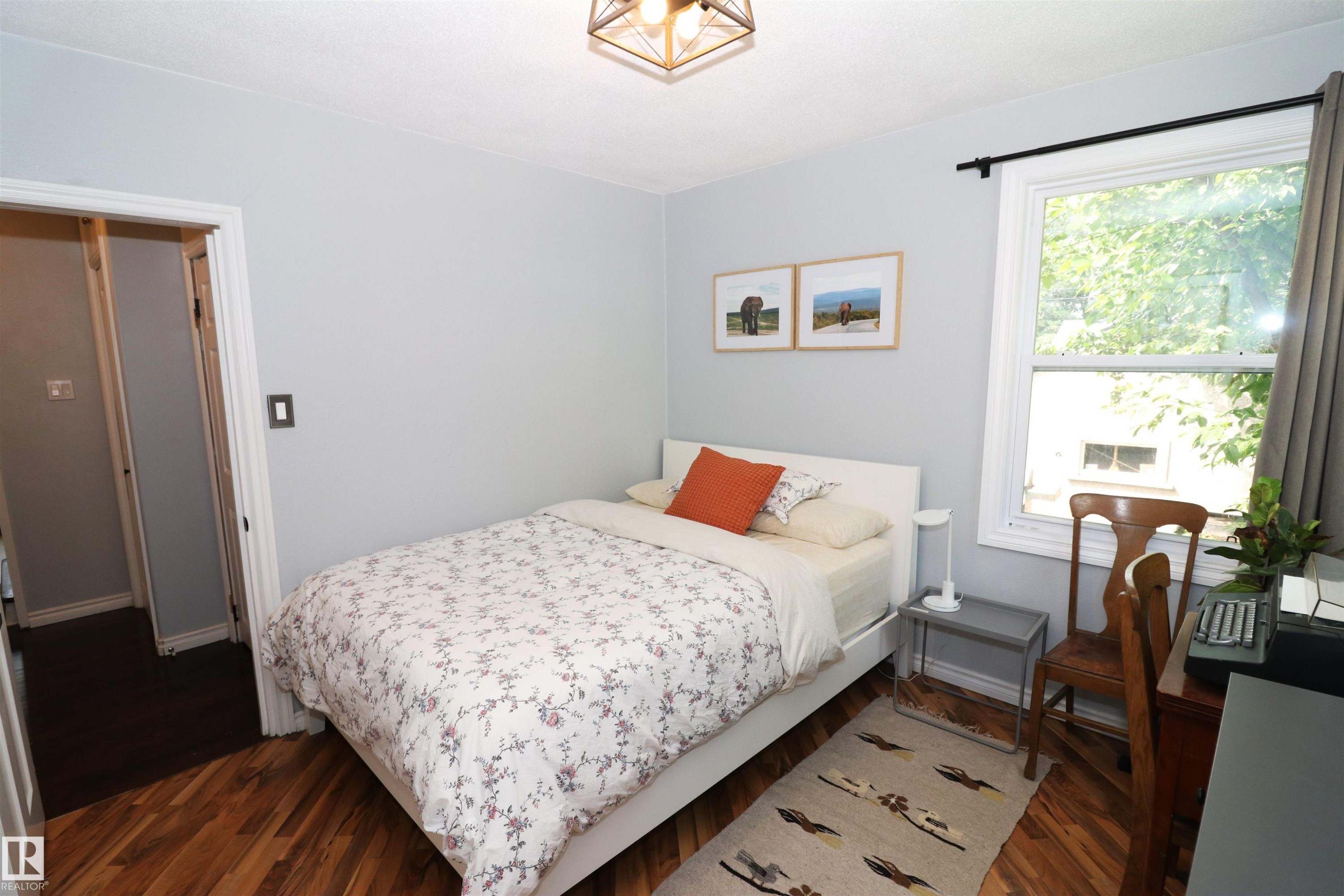 8620 79 Street Nw, Edmonton, AB - Indoor Photo Showing Bedroom