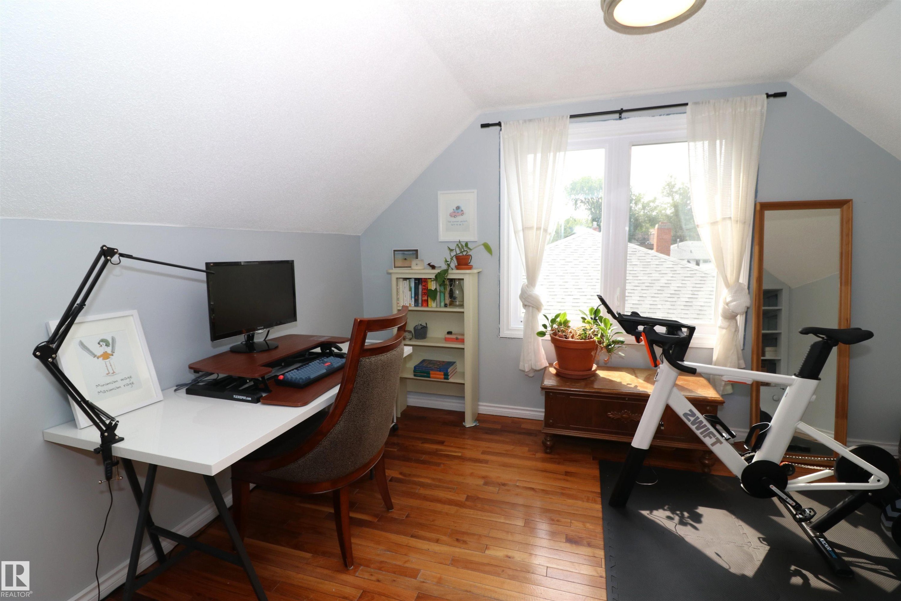 8620 79 Street Nw, Edmonton, AB - Indoor Photo Showing Office