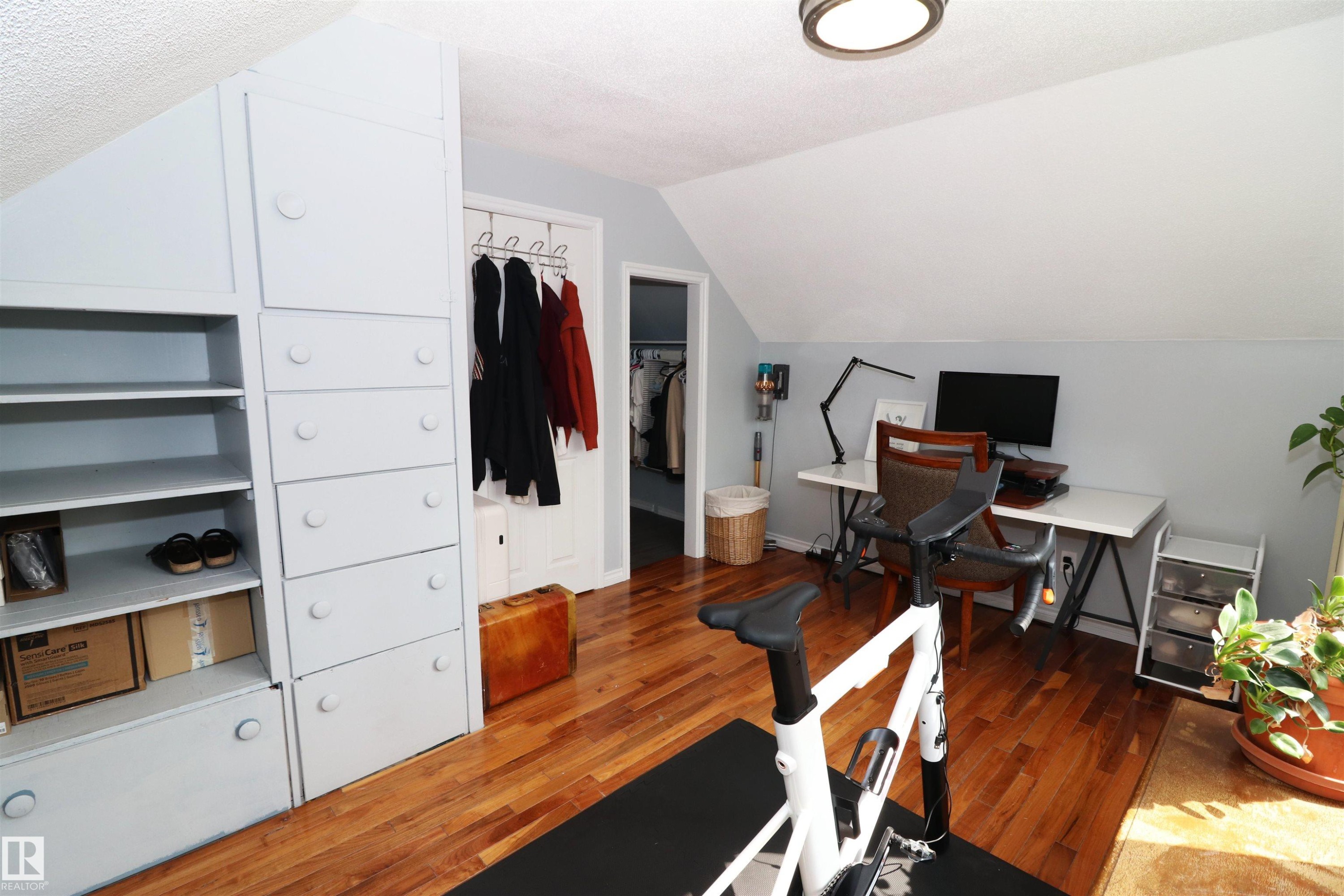 8620 79 Street Nw, Edmonton, AB - Indoor Photo Showing Office