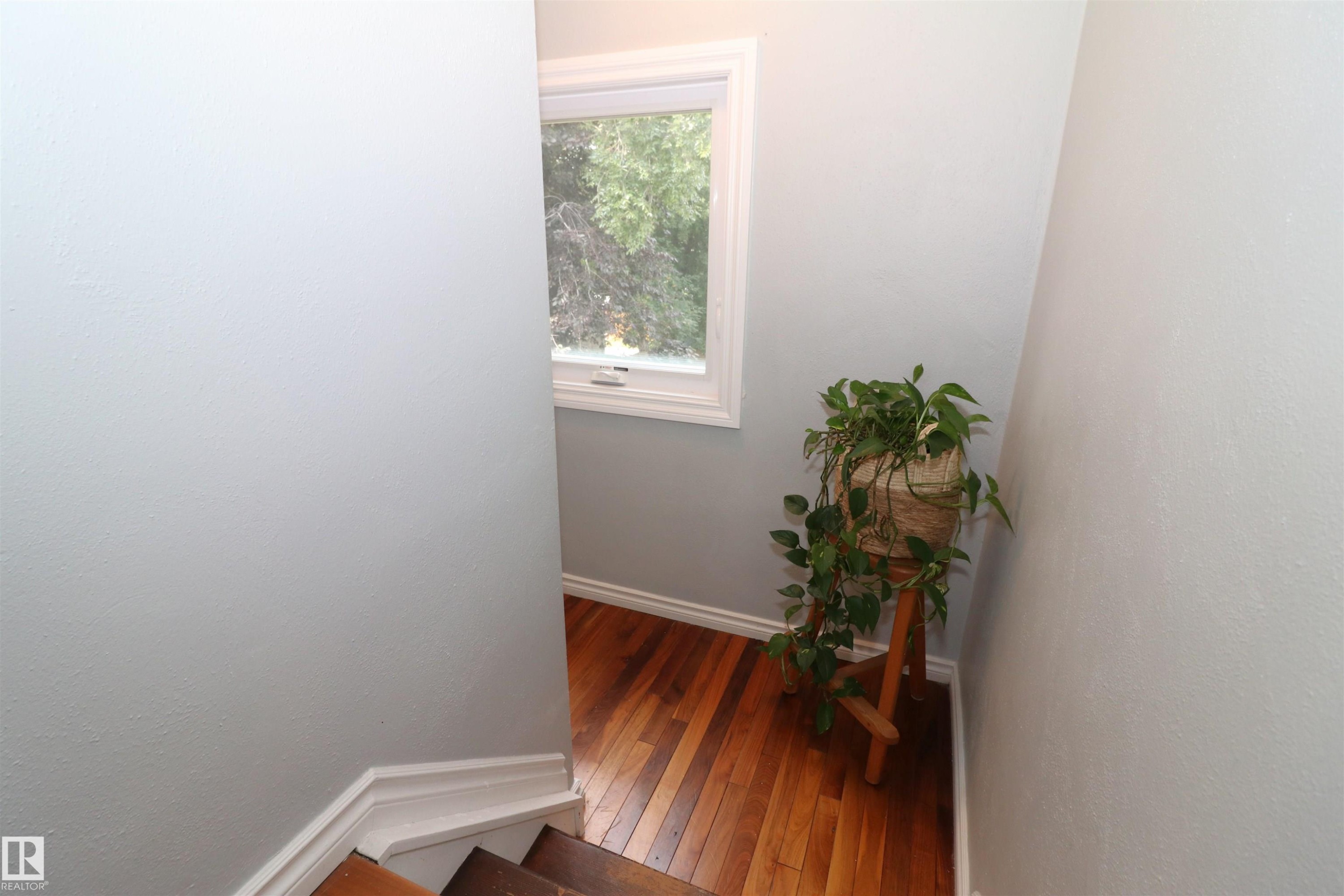 8620 79 Street Nw, Edmonton, AB - Indoor Photo Showing Other Room