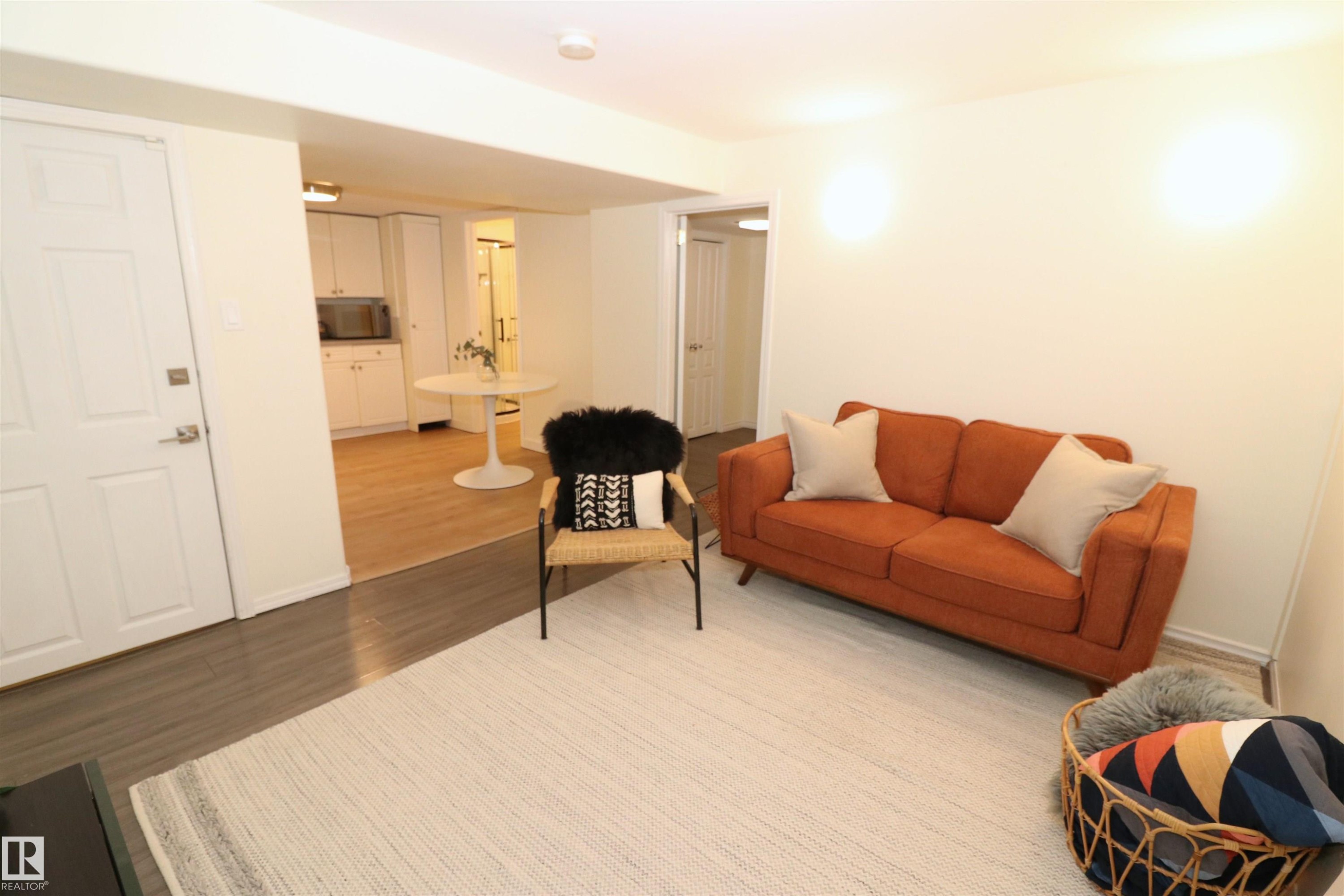 8620 79 Street Nw, Edmonton, AB - Indoor