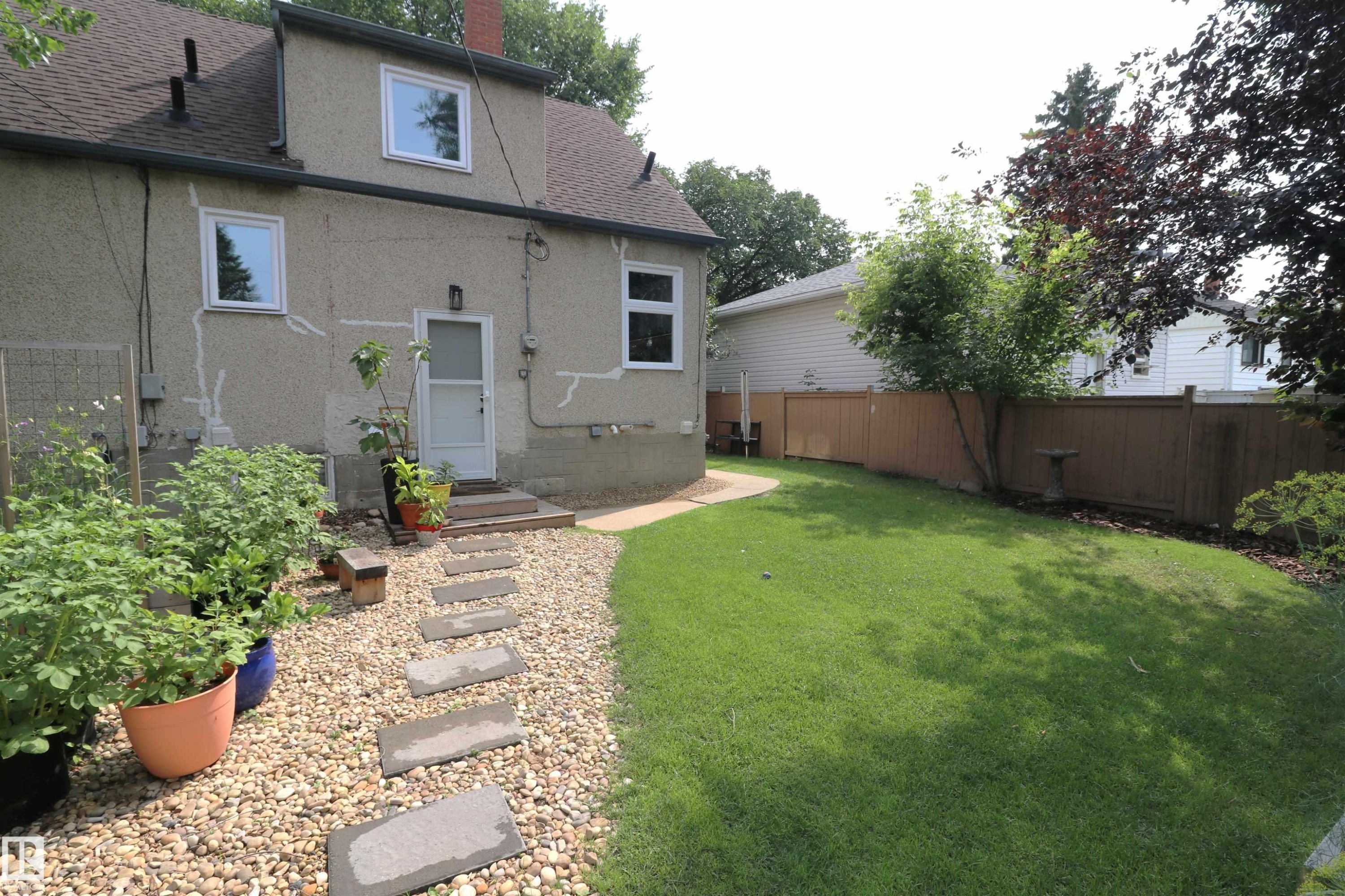 8620 79 Street Nw, Edmonton, AB - Outdoor