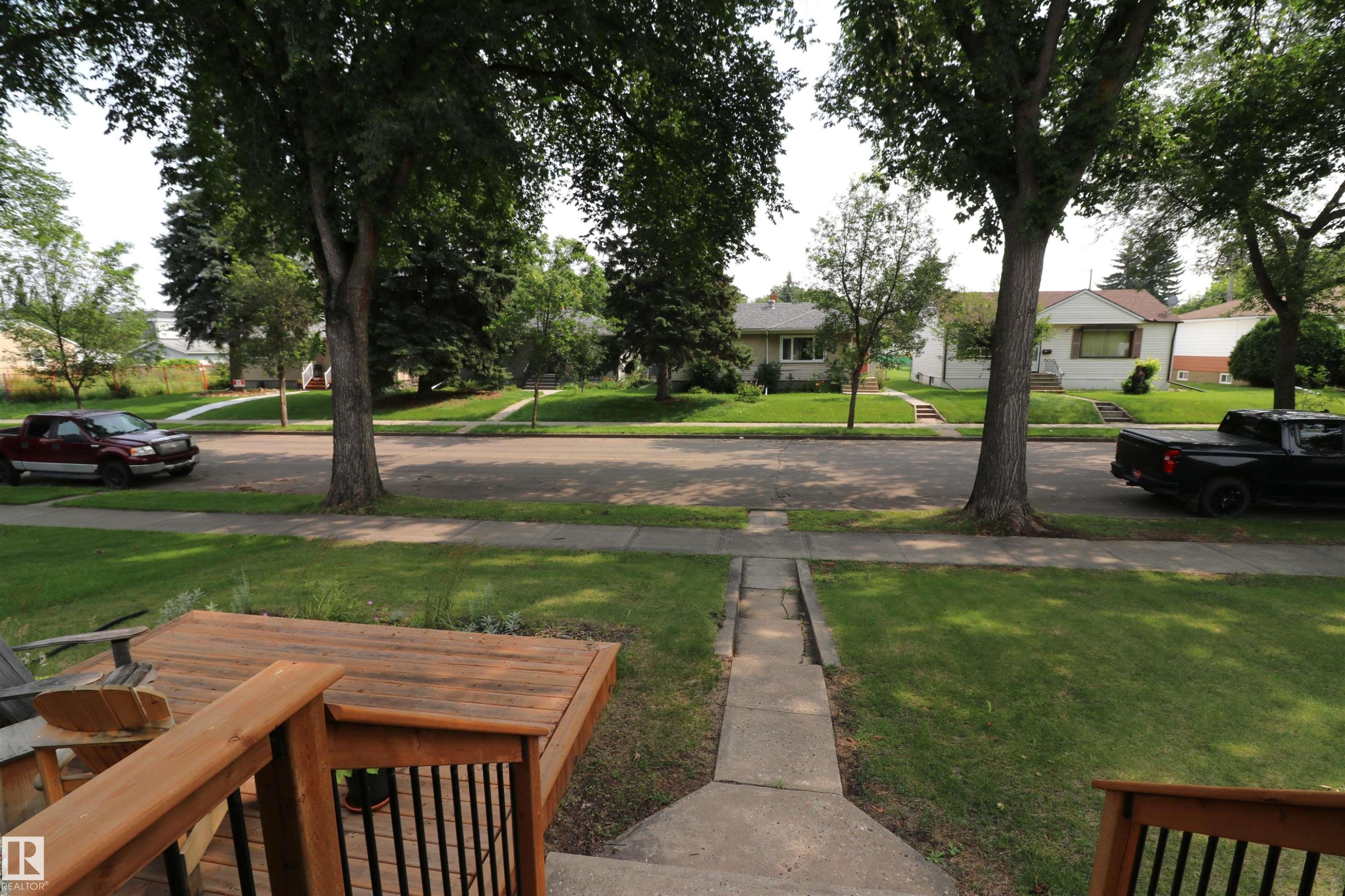 8620 79 Street Nw, Edmonton, AB - Outdoor
