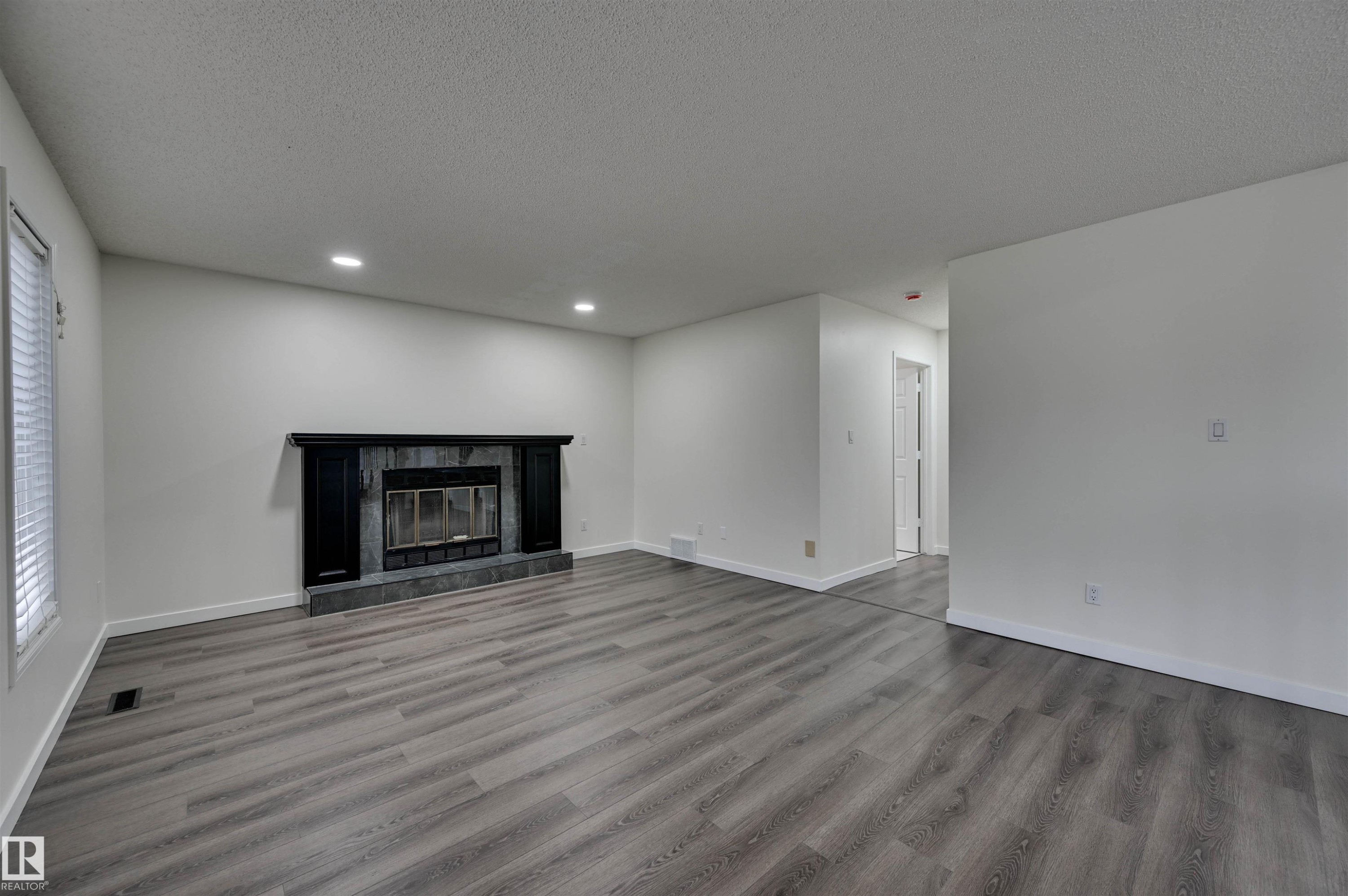 5507 179 Street Nw, Edmonton, AB - Indoor With Fireplace