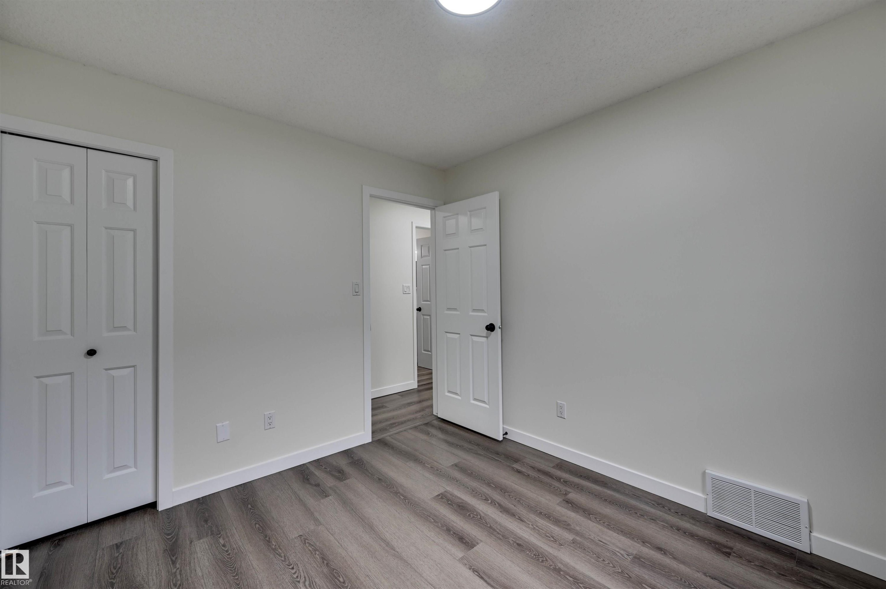 5507 179 Street Nw, Edmonton, AB - Indoor Photo Showing Other Room