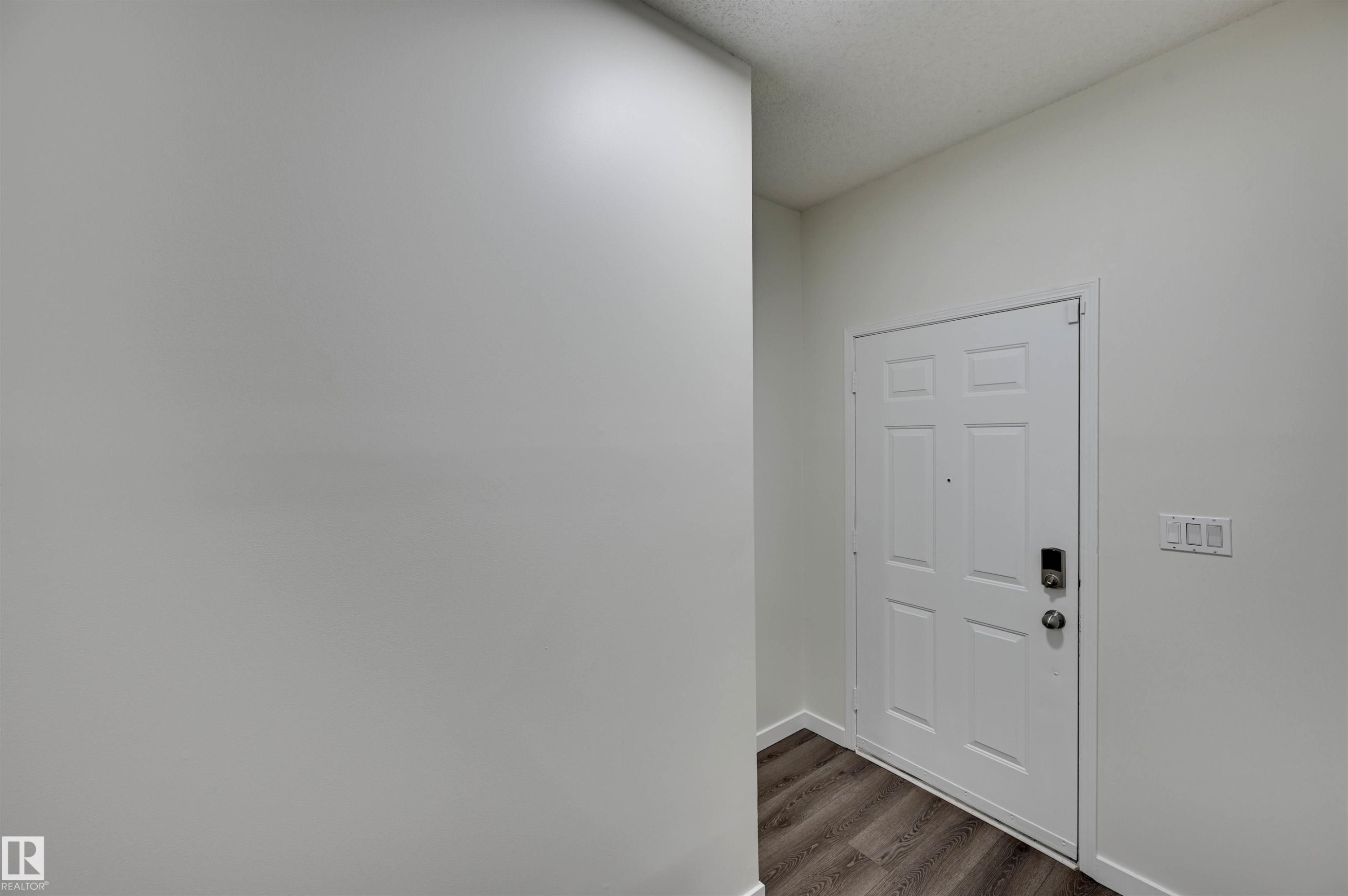 5507 179 Street Nw, Edmonton, AB - Indoor Photo Showing Other Room